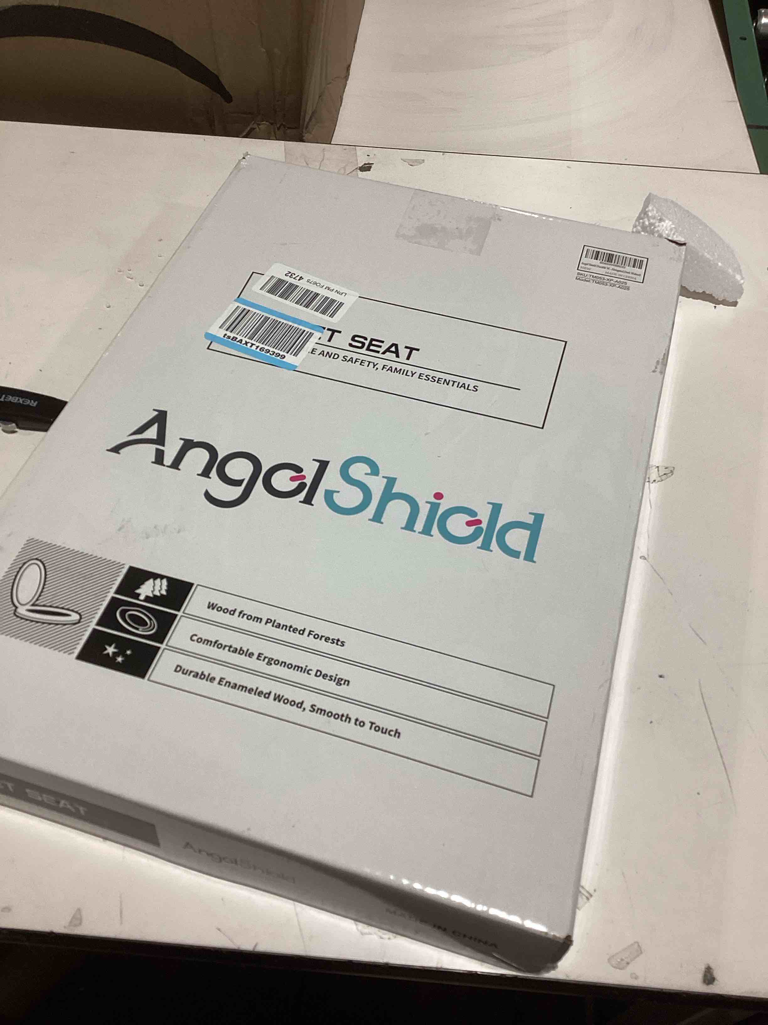 Condition photo showing As Is for Angel Shield Durable Wood Veneer Natural Toilet Seat Metal Hinged Easy Clean Anti-scratch American Standard(Elongated,Dark Walnut) Elongated-18.5” Black Wood