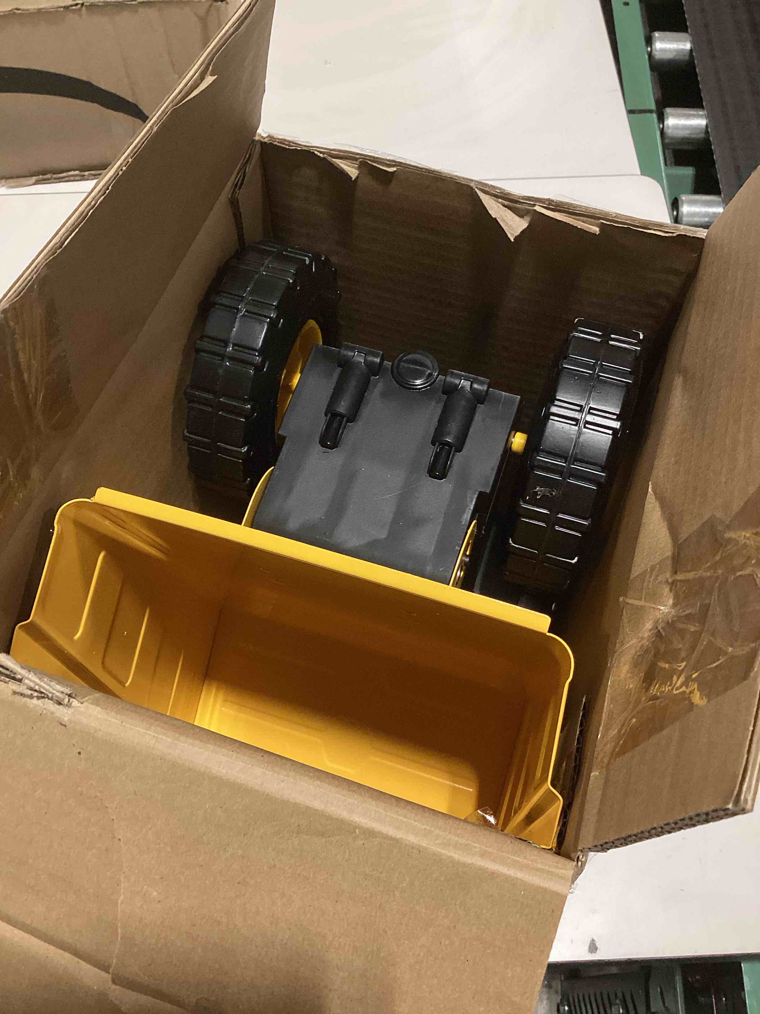 Cat Construction Toys, Steel Dump Truck 16" - Real Steel Body, Working Dump Bed, Oversize All-Terrai