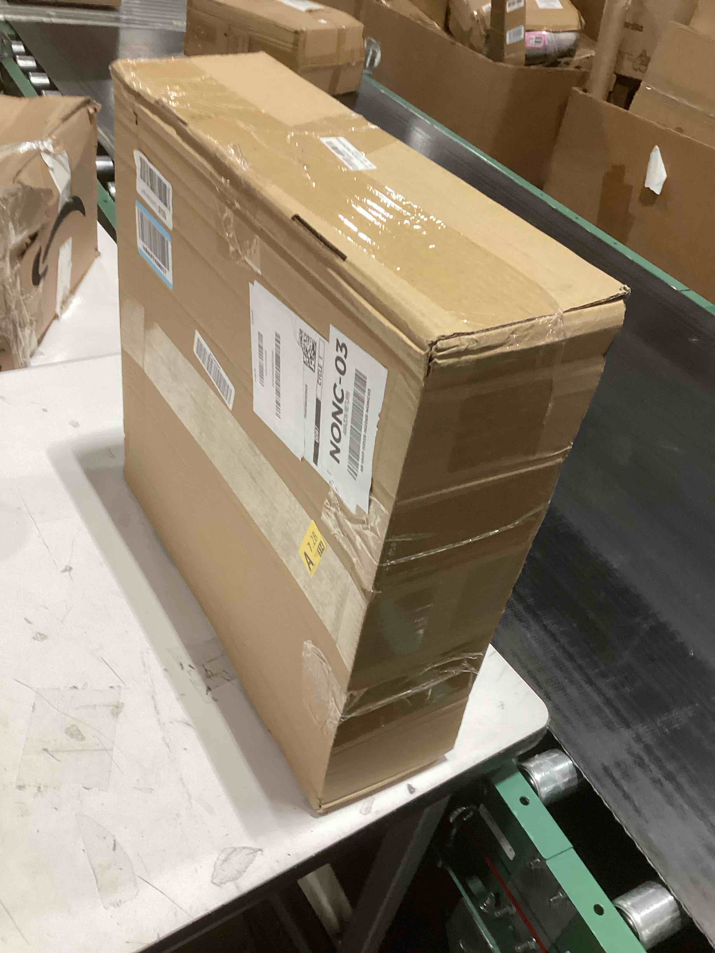 VGIA 22 inches Christmas Wreath Door Wreath Stunning Red Berry Wreath Christmas Decoration