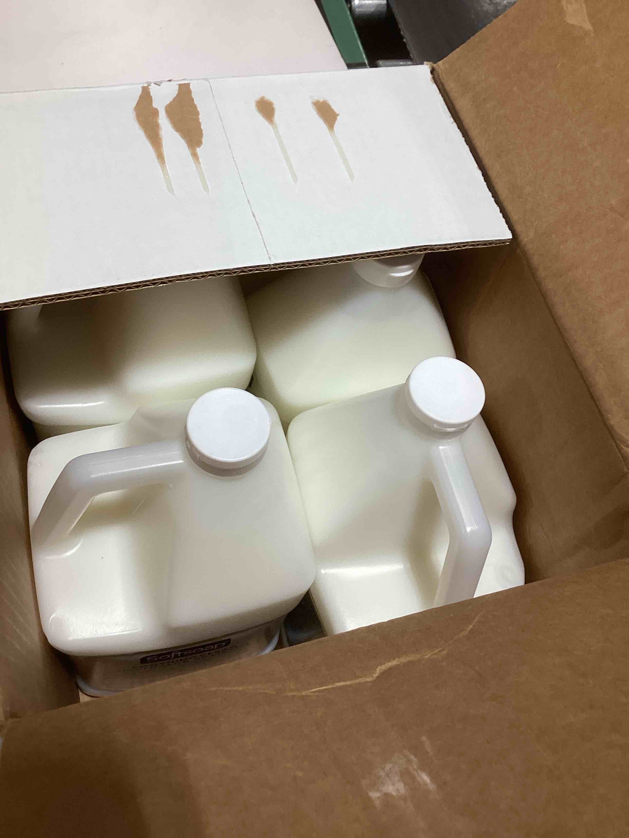 Condition photo showing As Is for softsoap (4 bottles)