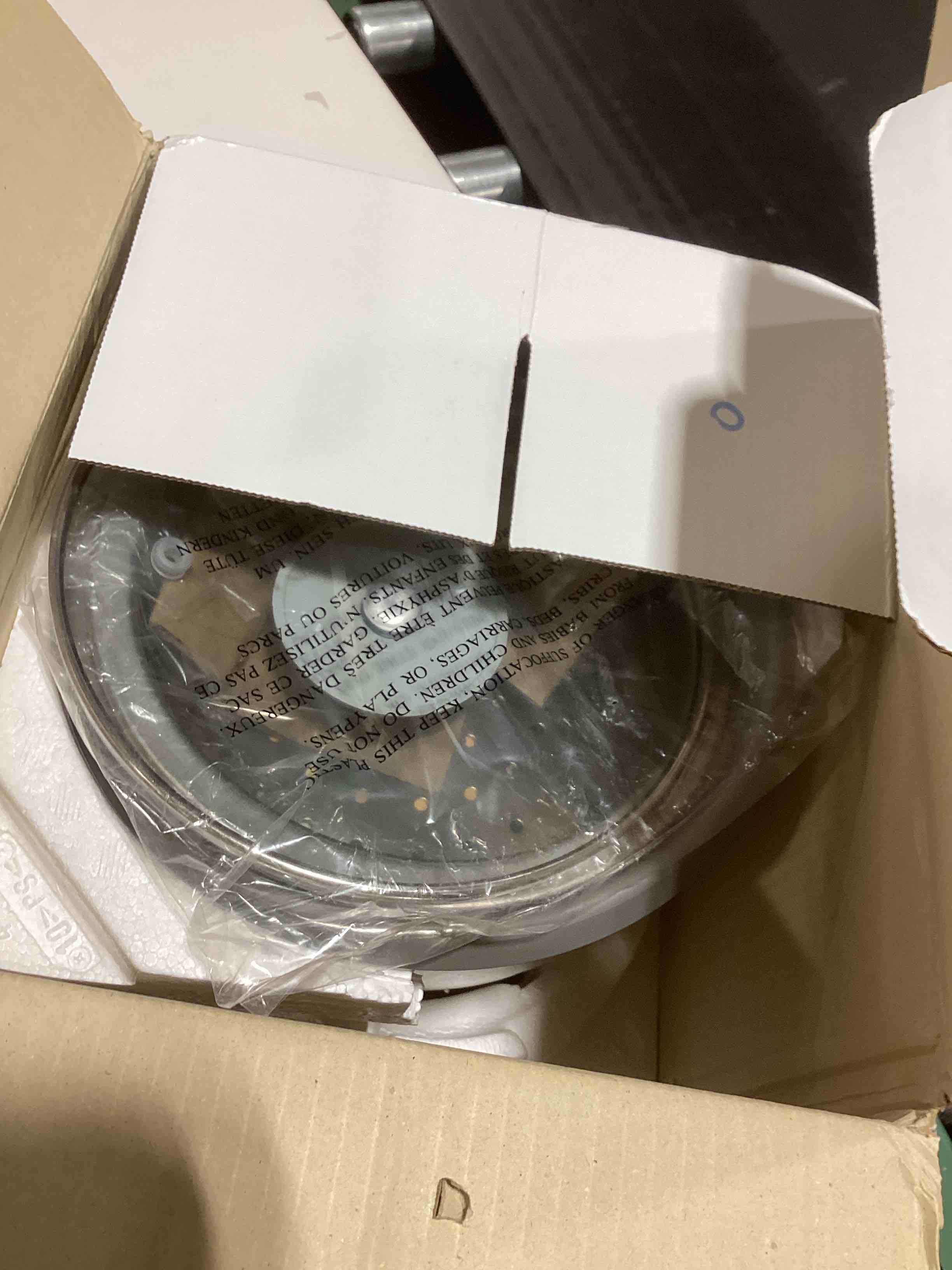 Condition photo showing As Is for Zojirushi 6-Cup Rice Cooker 6 Cup Rice Cooker and Steamer 6 Cup