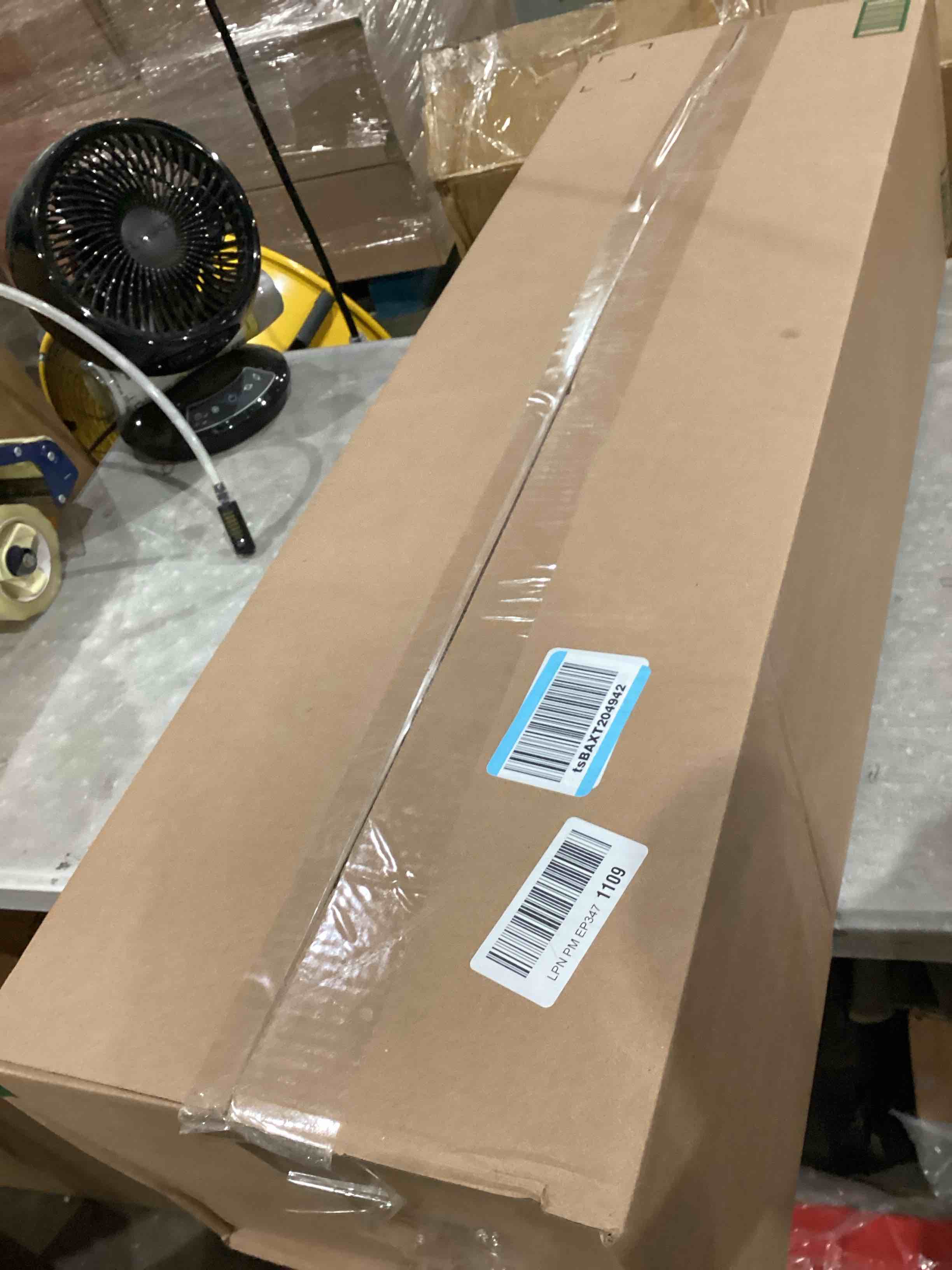 https://s3.amazonaws.com/lotting-images-prod/bidfta/PNK1915002_1756475253027.jpeg