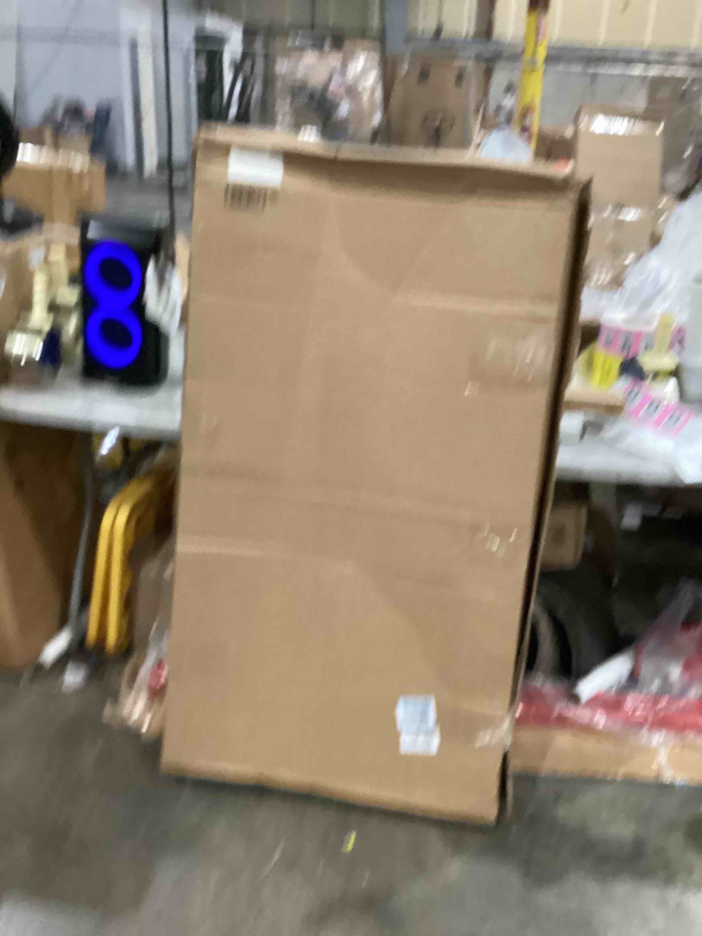 https://s3.amazonaws.com/lotting-images-prod/bidfta/PNK1915040_1756814350536.jpeg