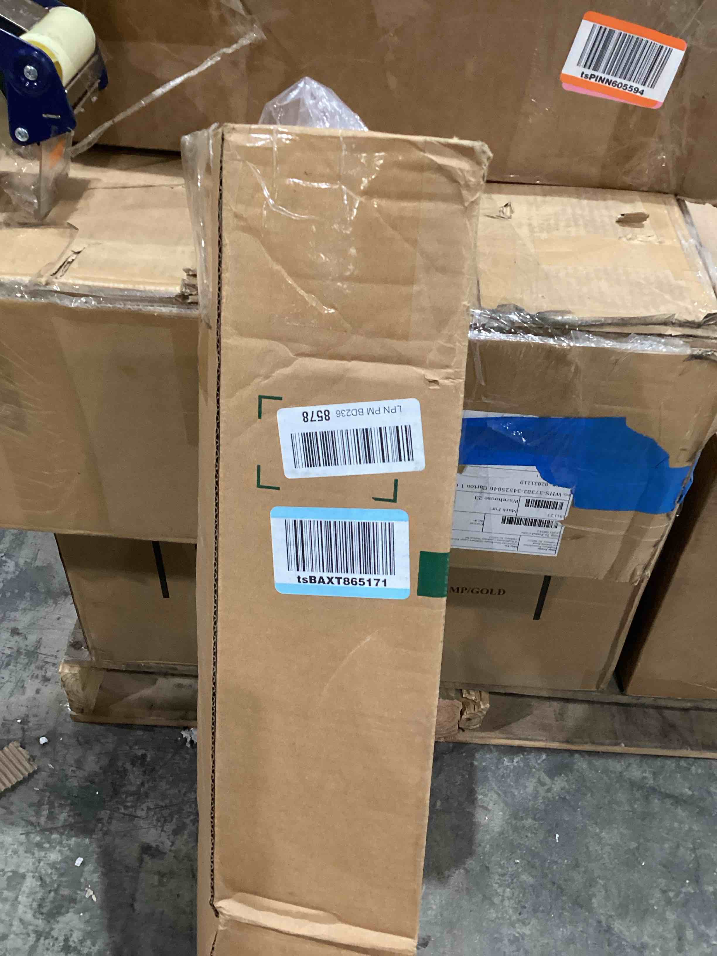 https://s3.amazonaws.com/lotting-images-prod/bidfta/PNK1915088_1756828184296.jpeg