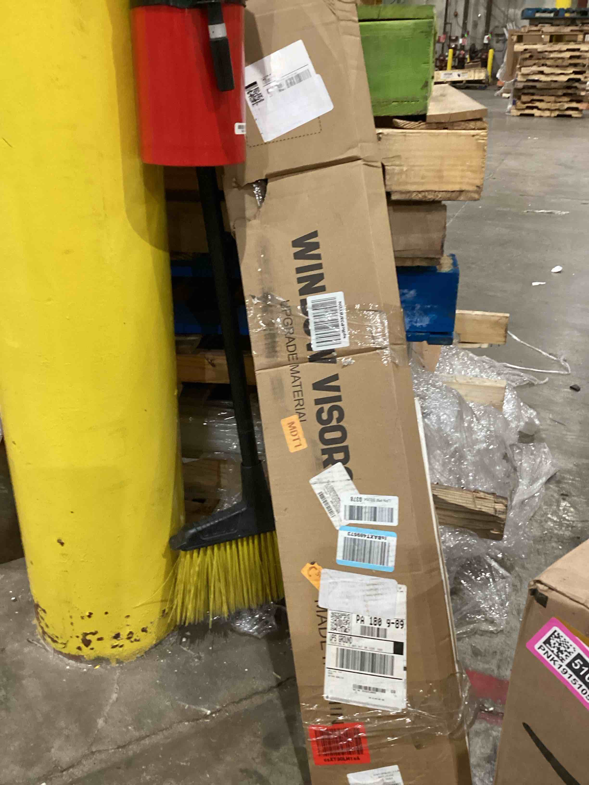 https://s3.amazonaws.com/lotting-images-prod/bidfta/PNK1915104_1756828536687.jpeg