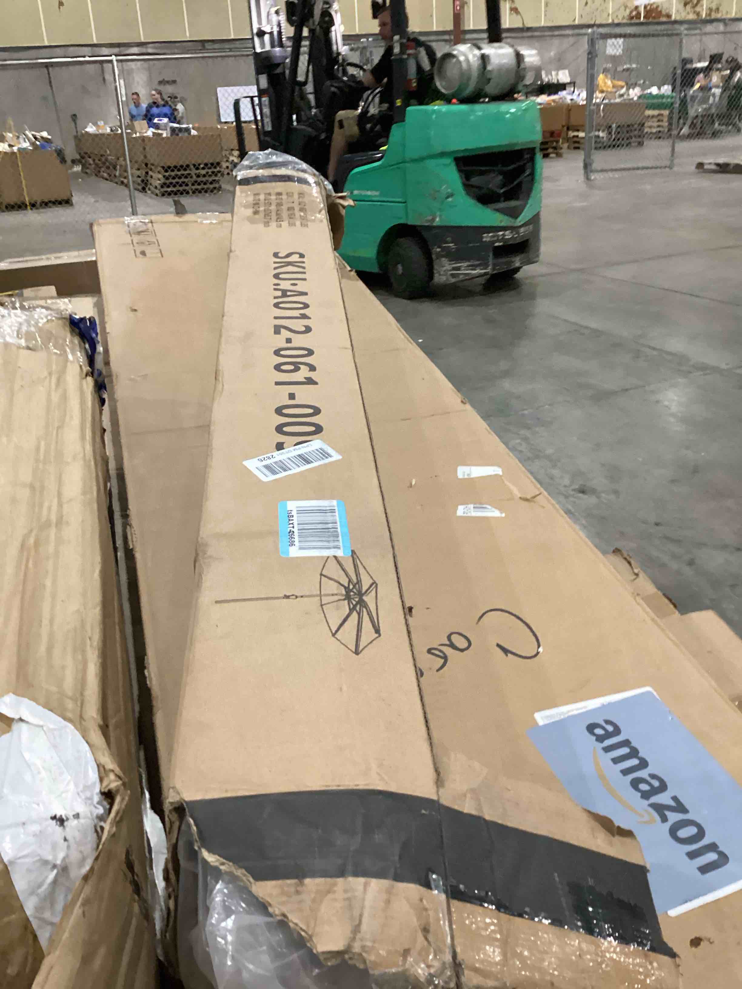 https://s3.amazonaws.com/lotting-images-prod/bidfta/PNK1915118_1756833879441.jpeg