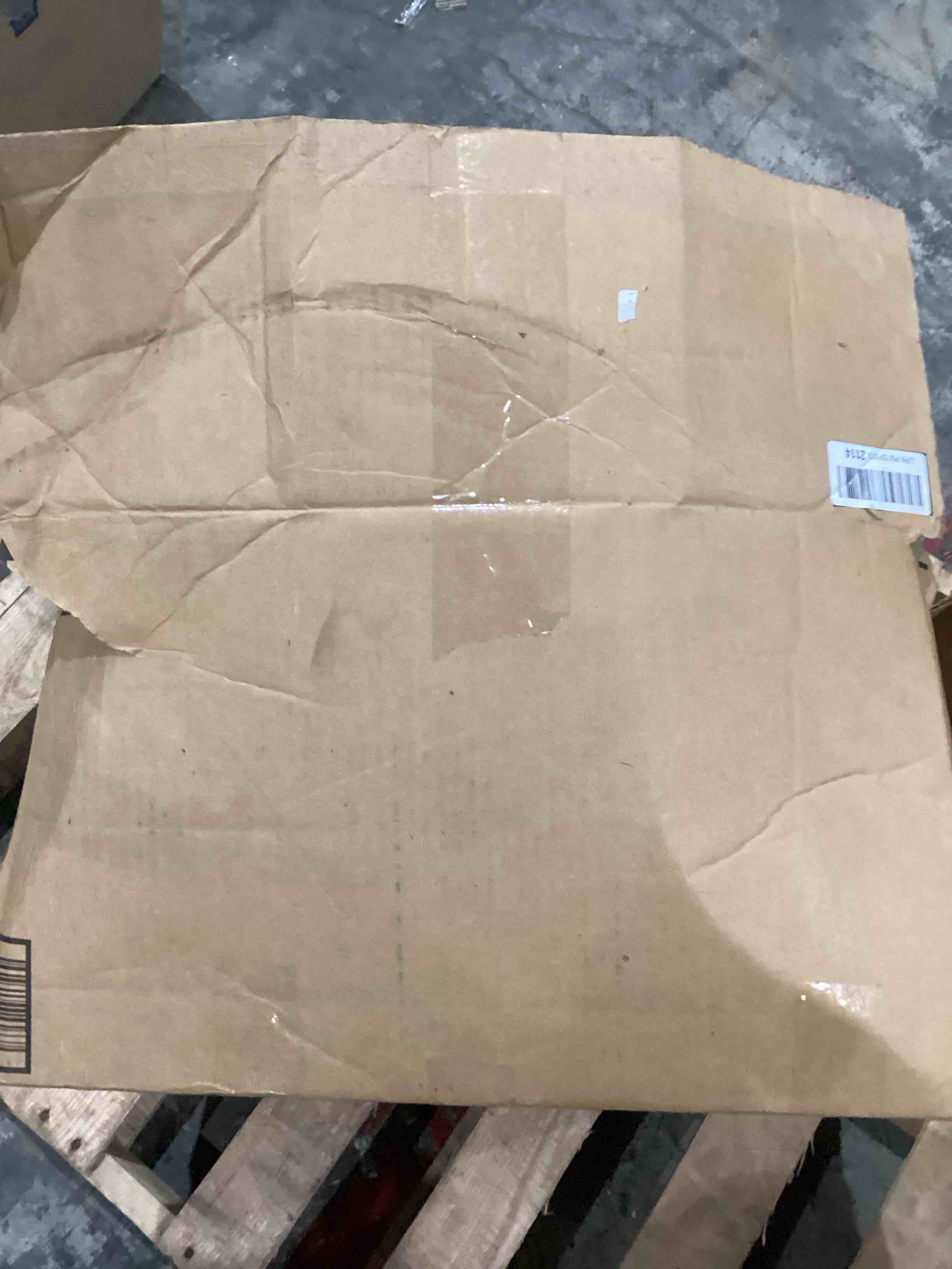 https://s3.amazonaws.com/lotting-images-prod/bidfta/PNK1915131_1756838152317.jpeg