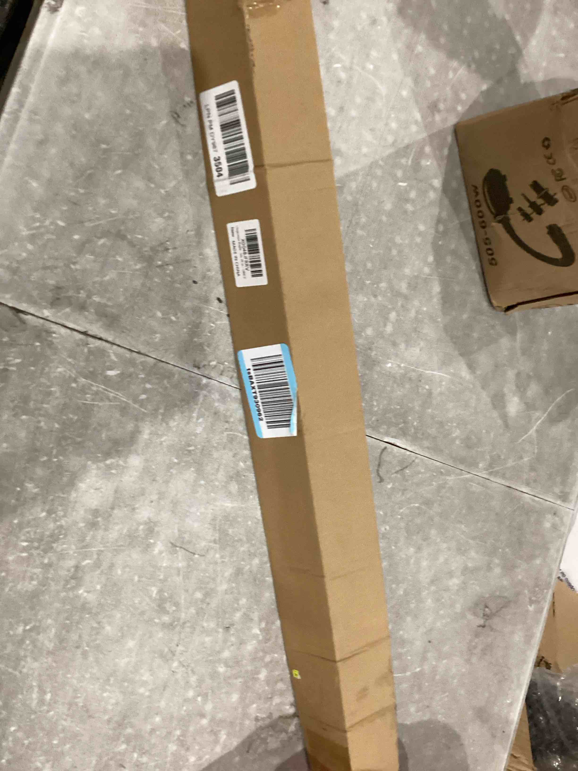 https://s3.amazonaws.com/lotting-images-prod/bidfta/PNK1915143_1756839264055.jpeg