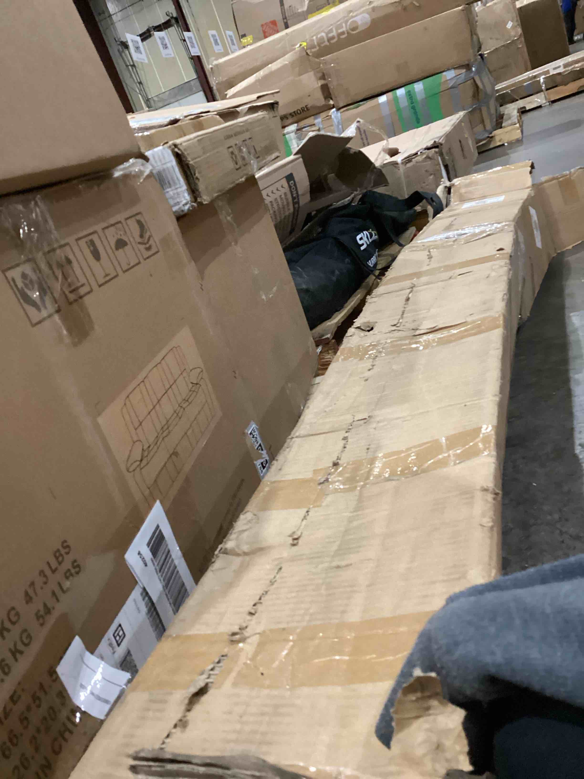 https://s3.amazonaws.com/lotting-images-prod/bidfta/PNK1915157_1756900284558.jpeg