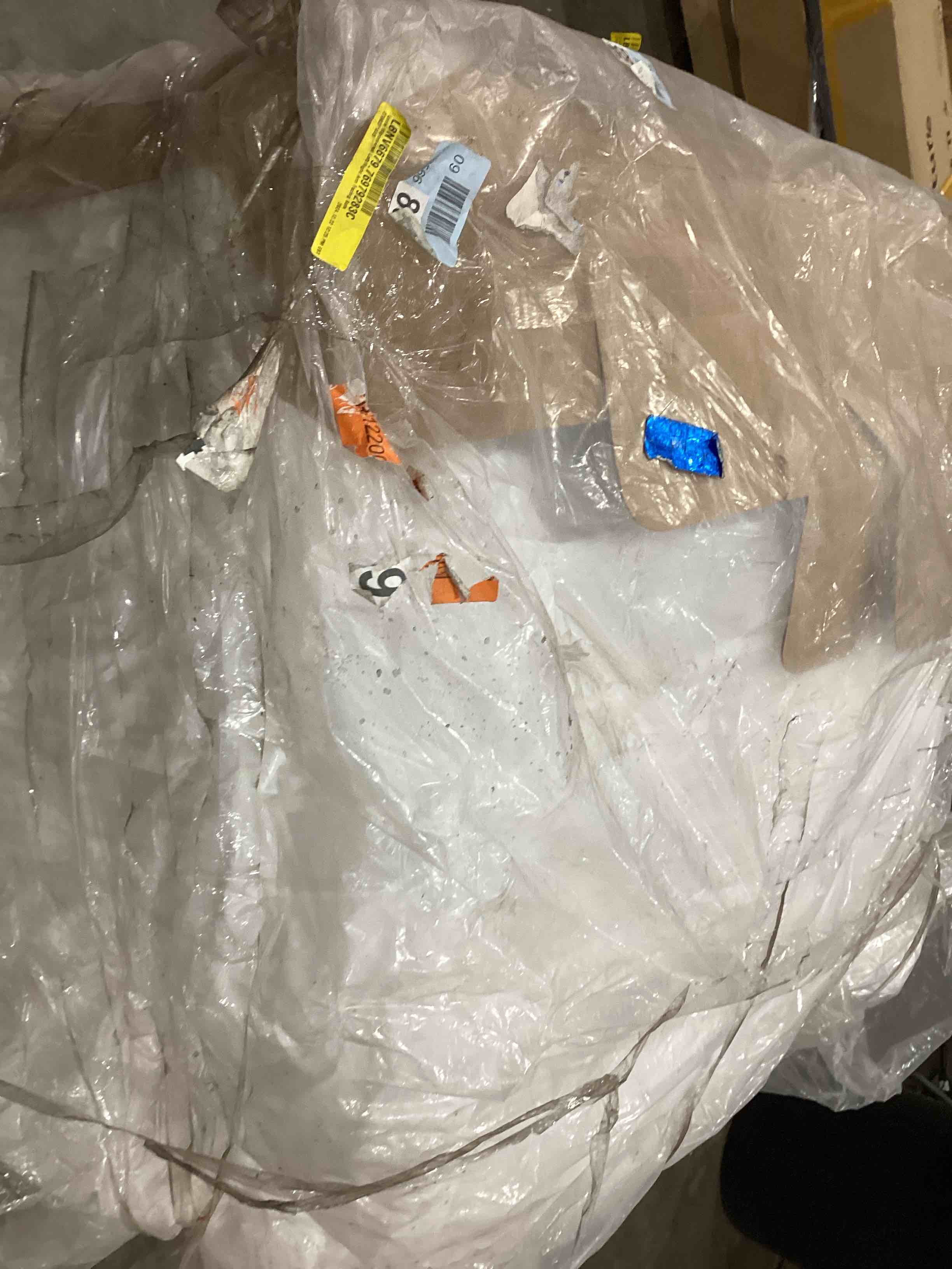 https://s3.amazonaws.com/lotting-images-prod/bidfta/PNK1915206_1756919107216.jpeg