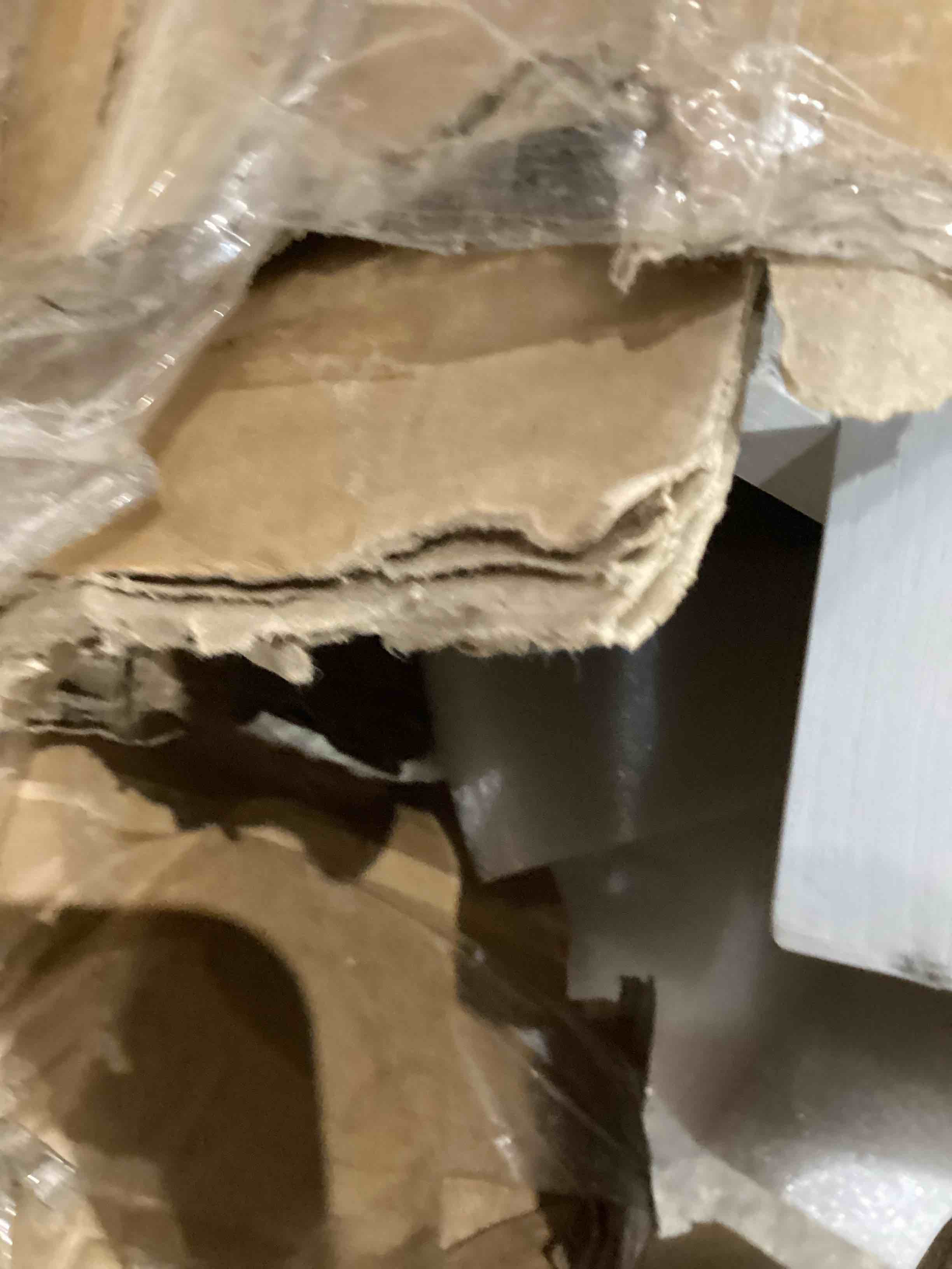 https://s3.amazonaws.com/lotting-images-prod/bidfta/PNK1915212_1756914917696.jpeg