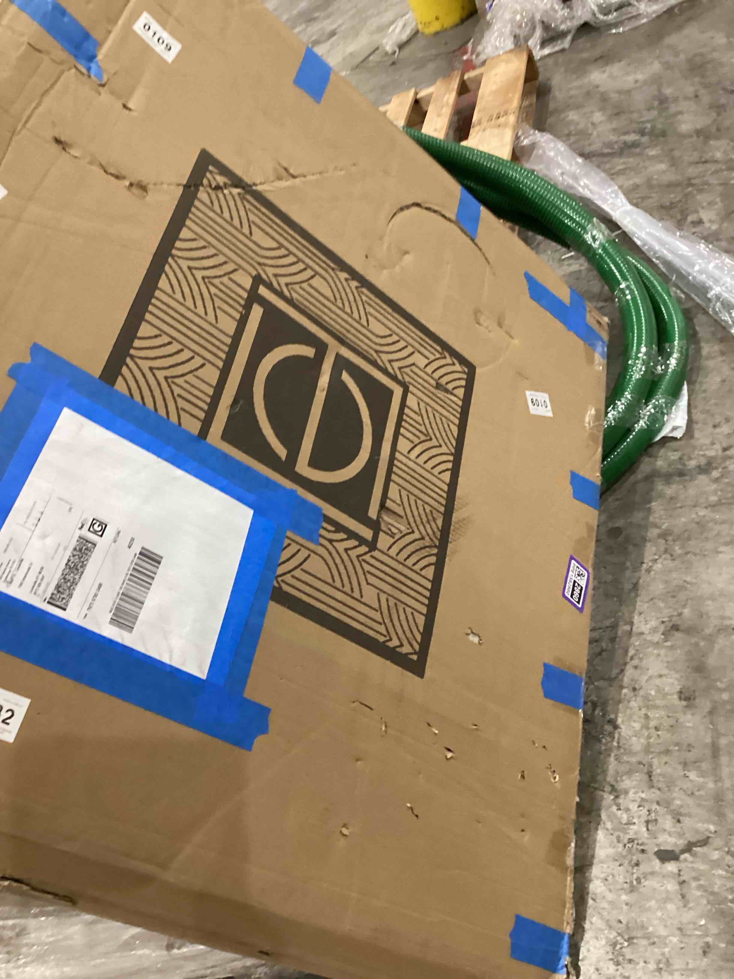 https://s3.amazonaws.com/lotting-images-prod/bidfta/PNK1915228_1756922019809.jpeg