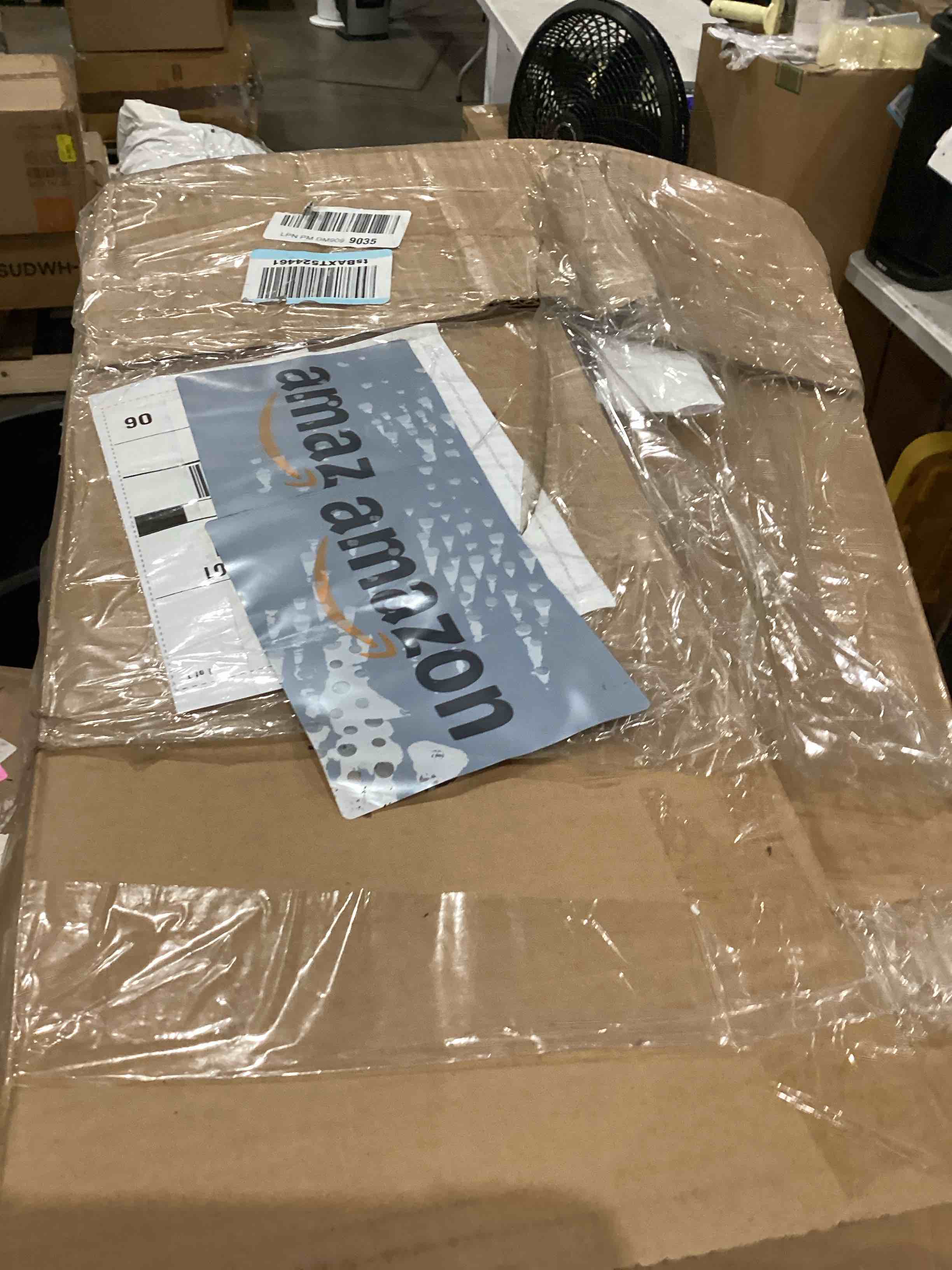 https://s3.amazonaws.com/lotting-images-prod/bidfta/PNK1915259_1756987738361.jpeg