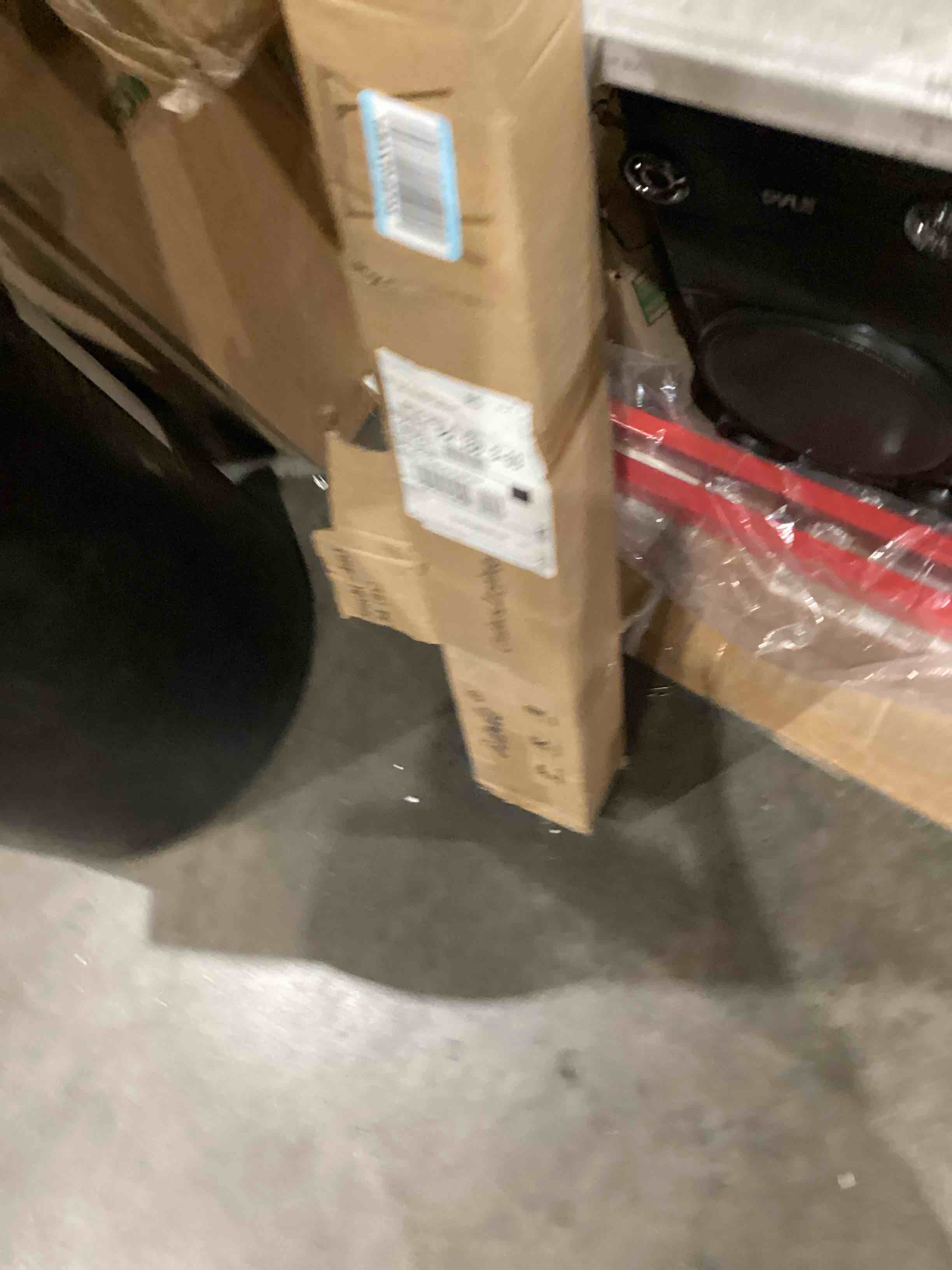https://s3.amazonaws.com/lotting-images-prod/bidfta/PNK1915291_1756998879321.jpeg