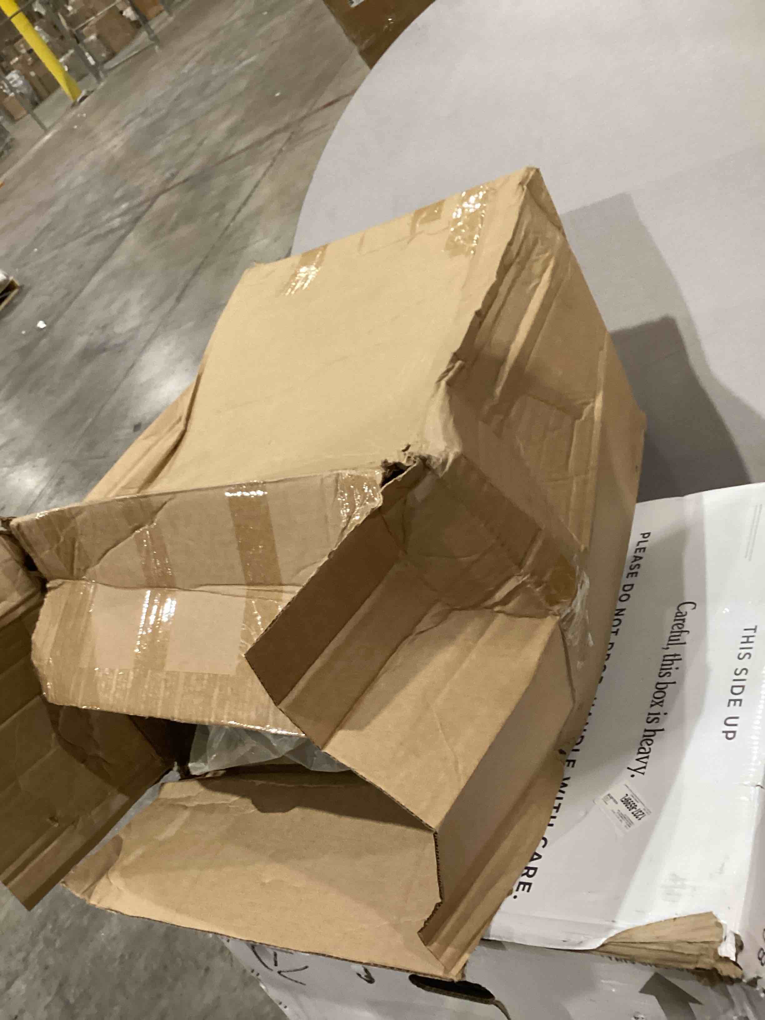 https://s3.amazonaws.com/lotting-images-prod/bidfta/PNK1915319_1757075738817.jpeg