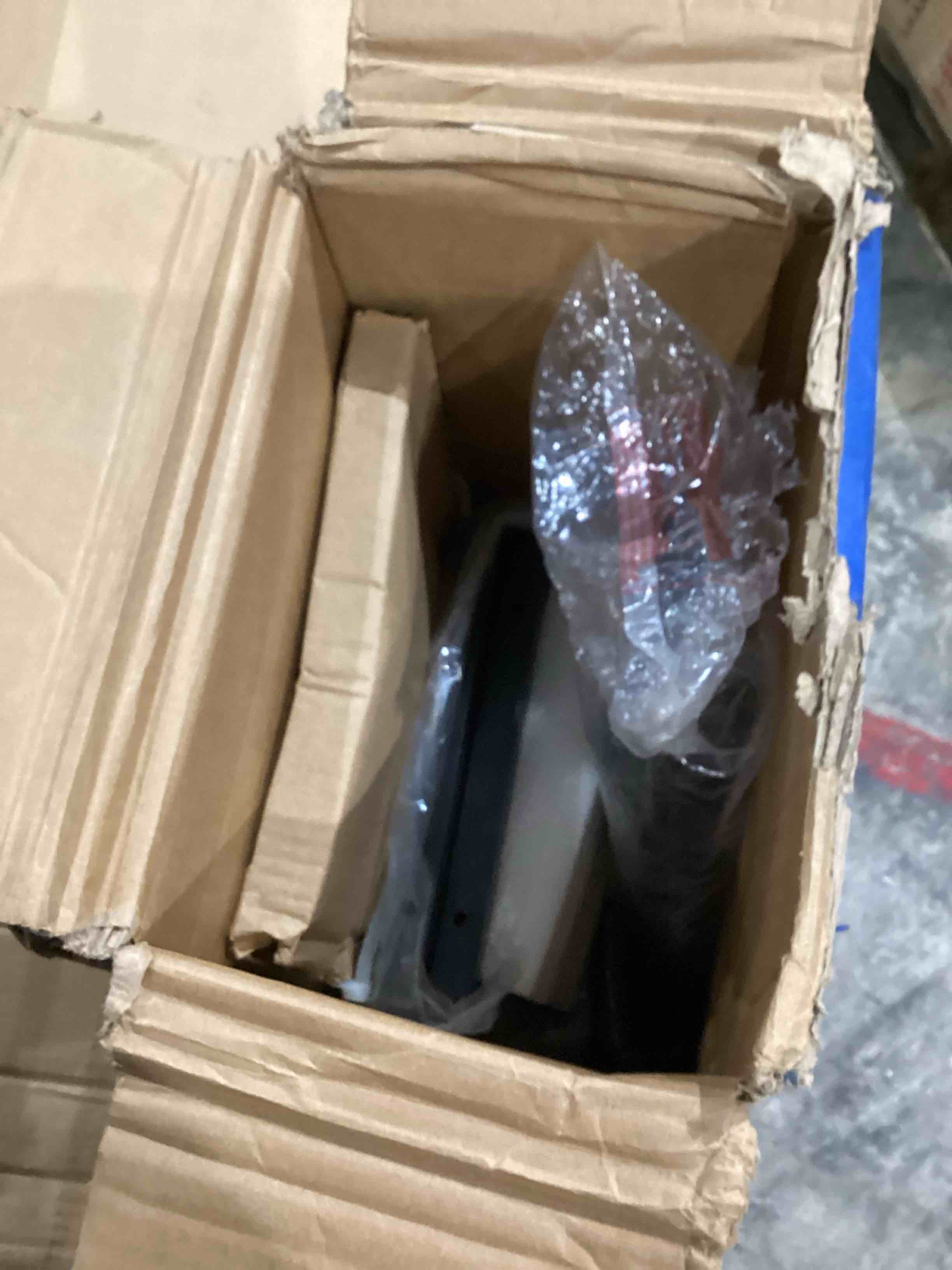 https://s3.amazonaws.com/lotting-images-prod/bidfta/PNK1915335_1757096322166.jpeg