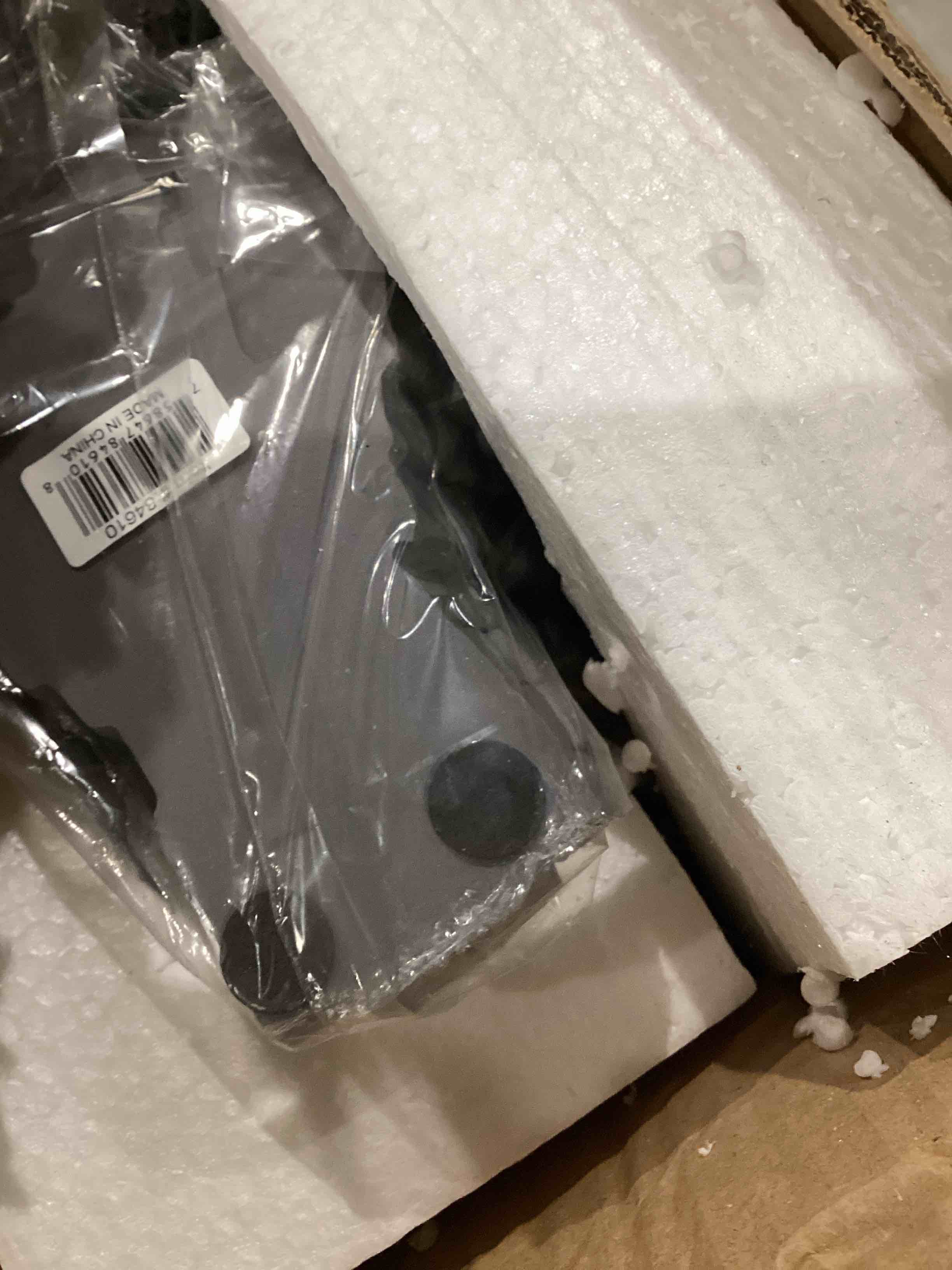 https://s3.amazonaws.com/lotting-images-prod/bidfta/PNK1915736_1757689637398.jpeg