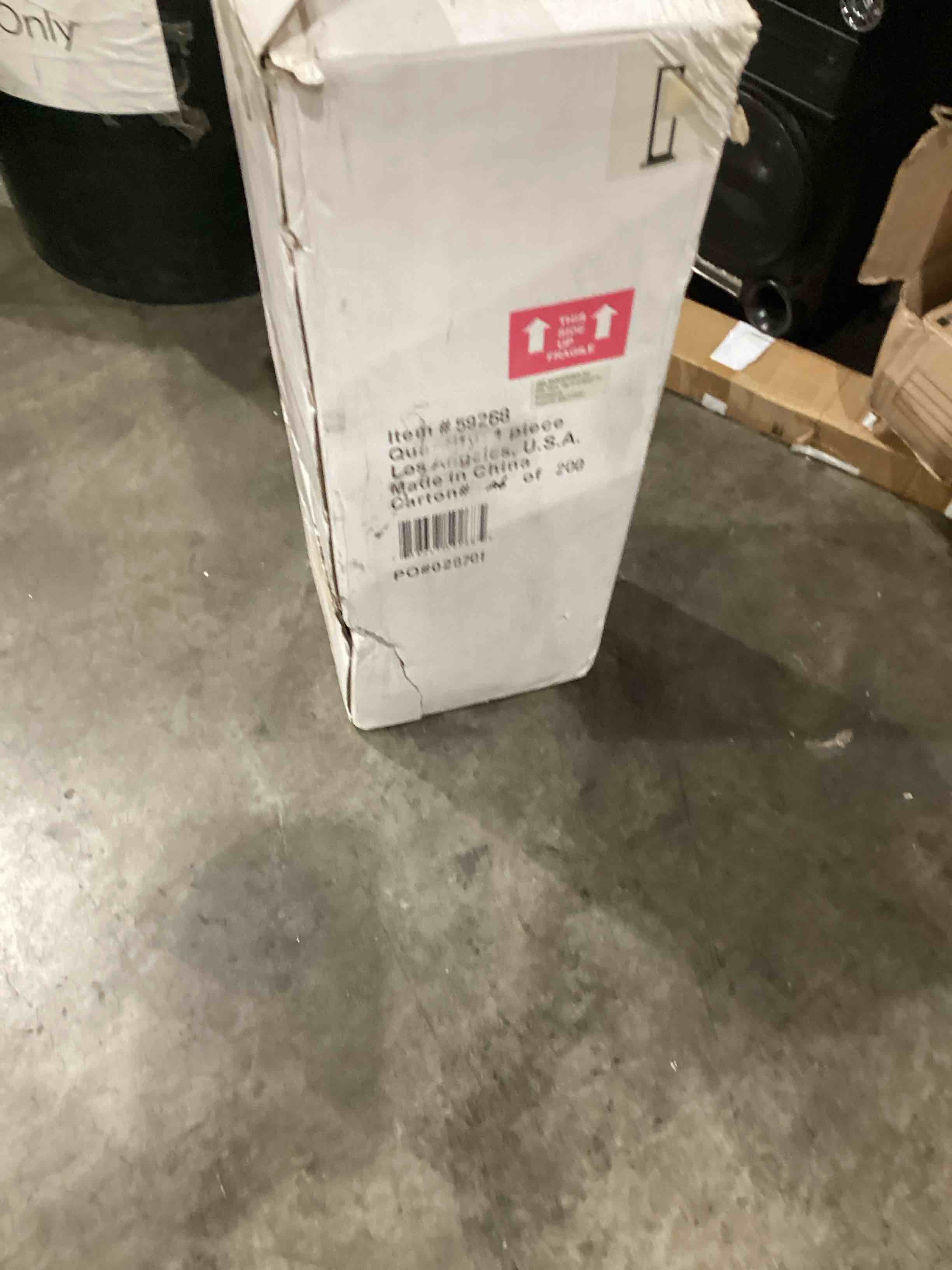 https://s3.amazonaws.com/lotting-images-prod/bidfta/PNK1915738_1757689349113.jpeg
