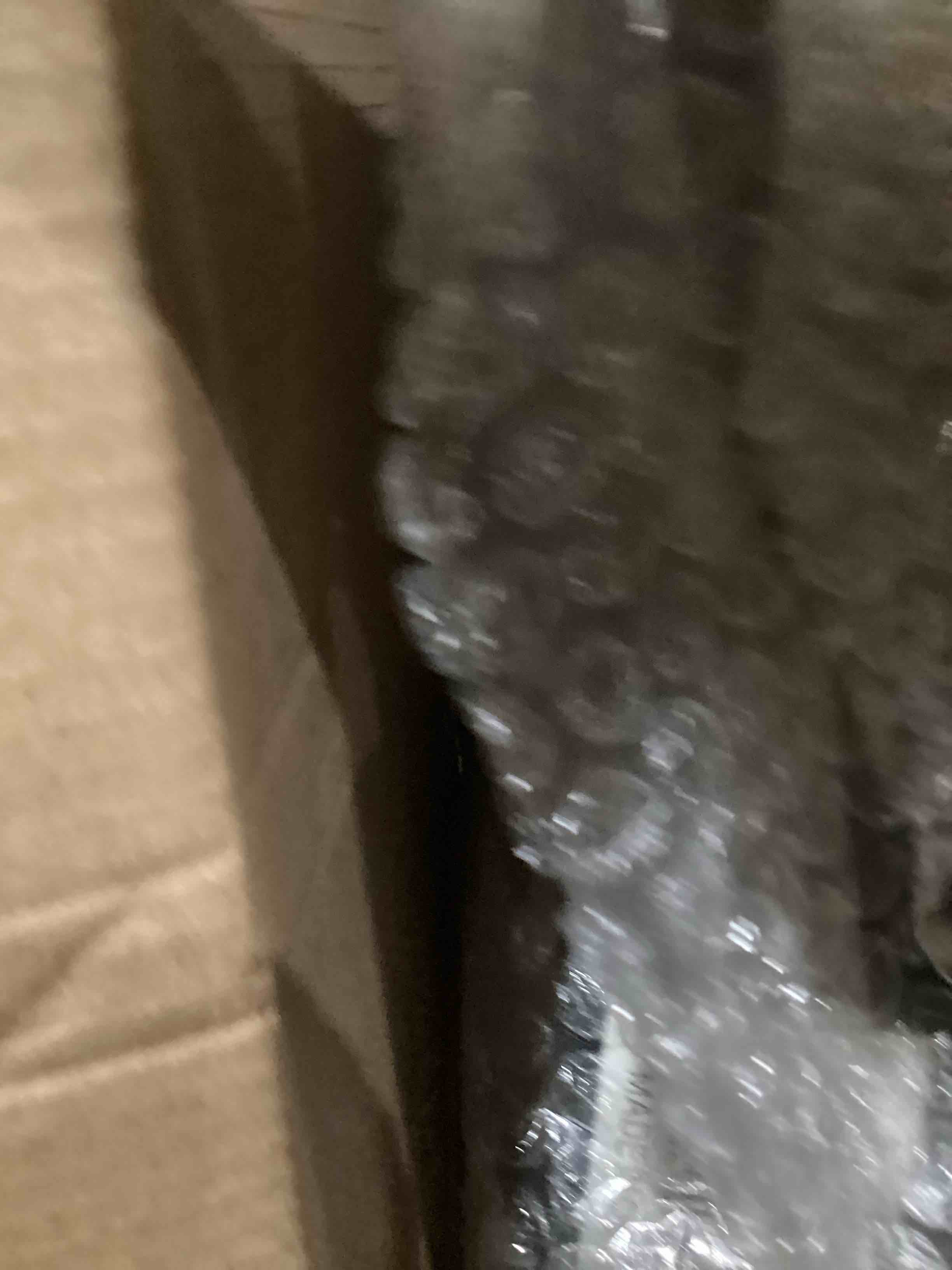 https://s3.amazonaws.com/lotting-images-prod/bidfta/PNK1915747_1757688827535.jpeg