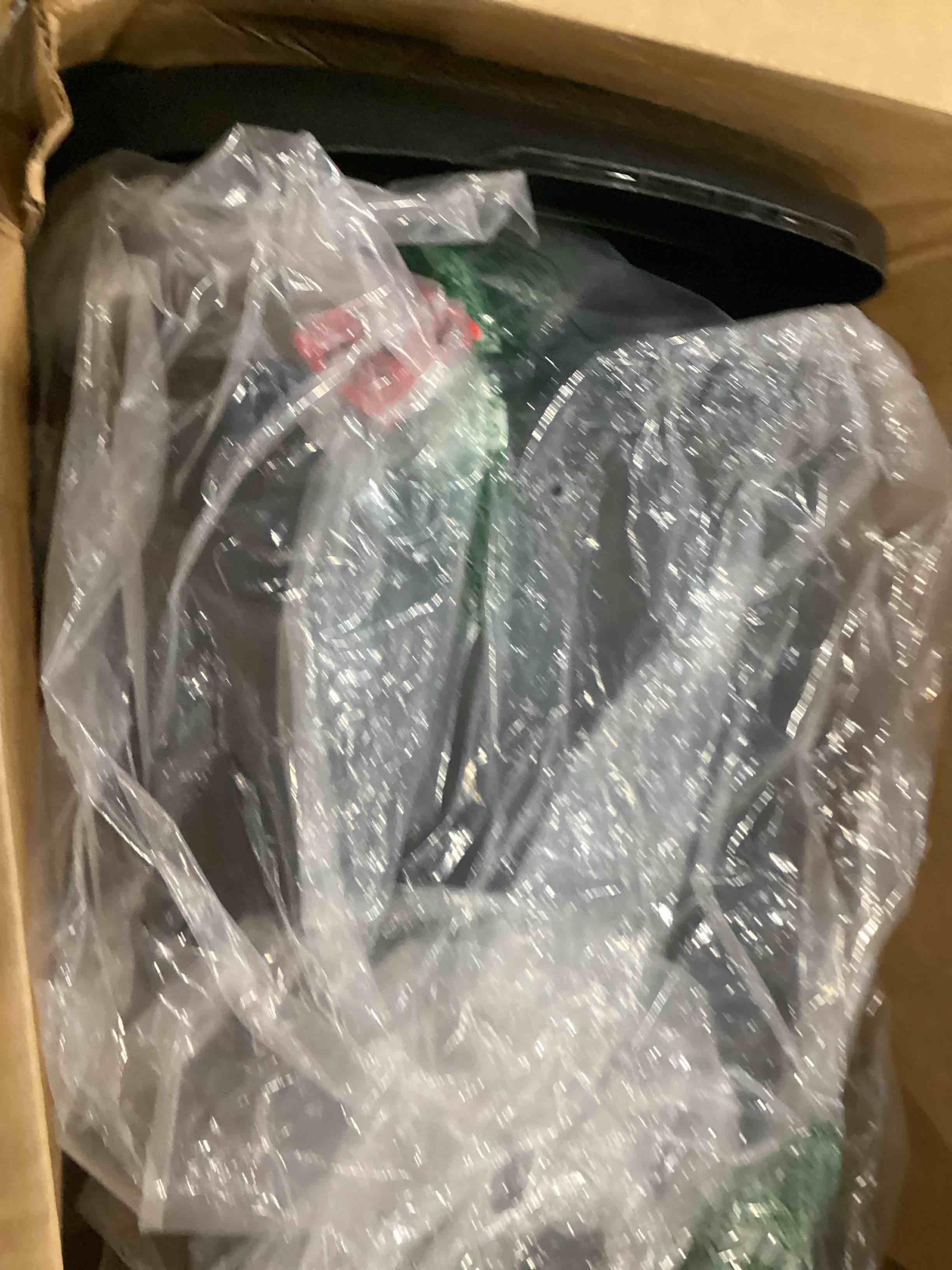 https://s3.amazonaws.com/lotting-images-prod/bidfta/PNK1915894_1757939753810.jpeg