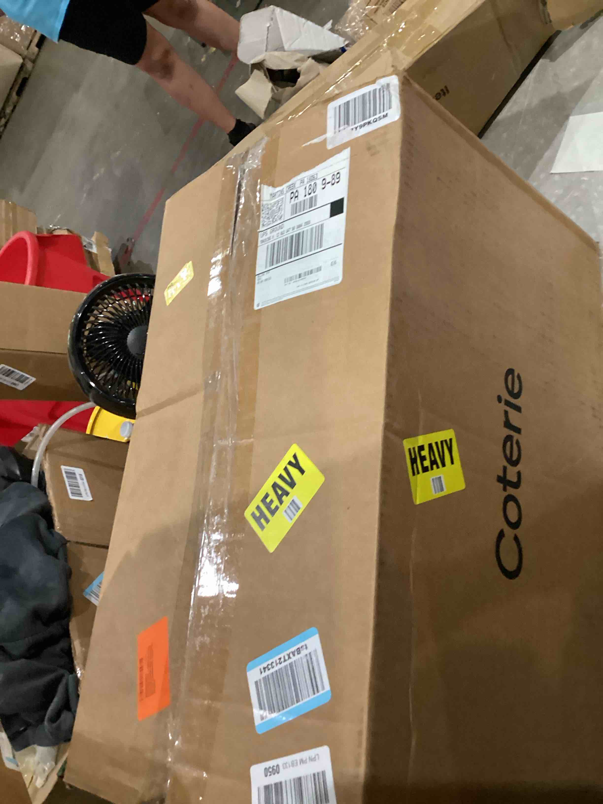 https://s3.amazonaws.com/lotting-images-prod/bidfta/PNK1915912_1757945763933.jpeg