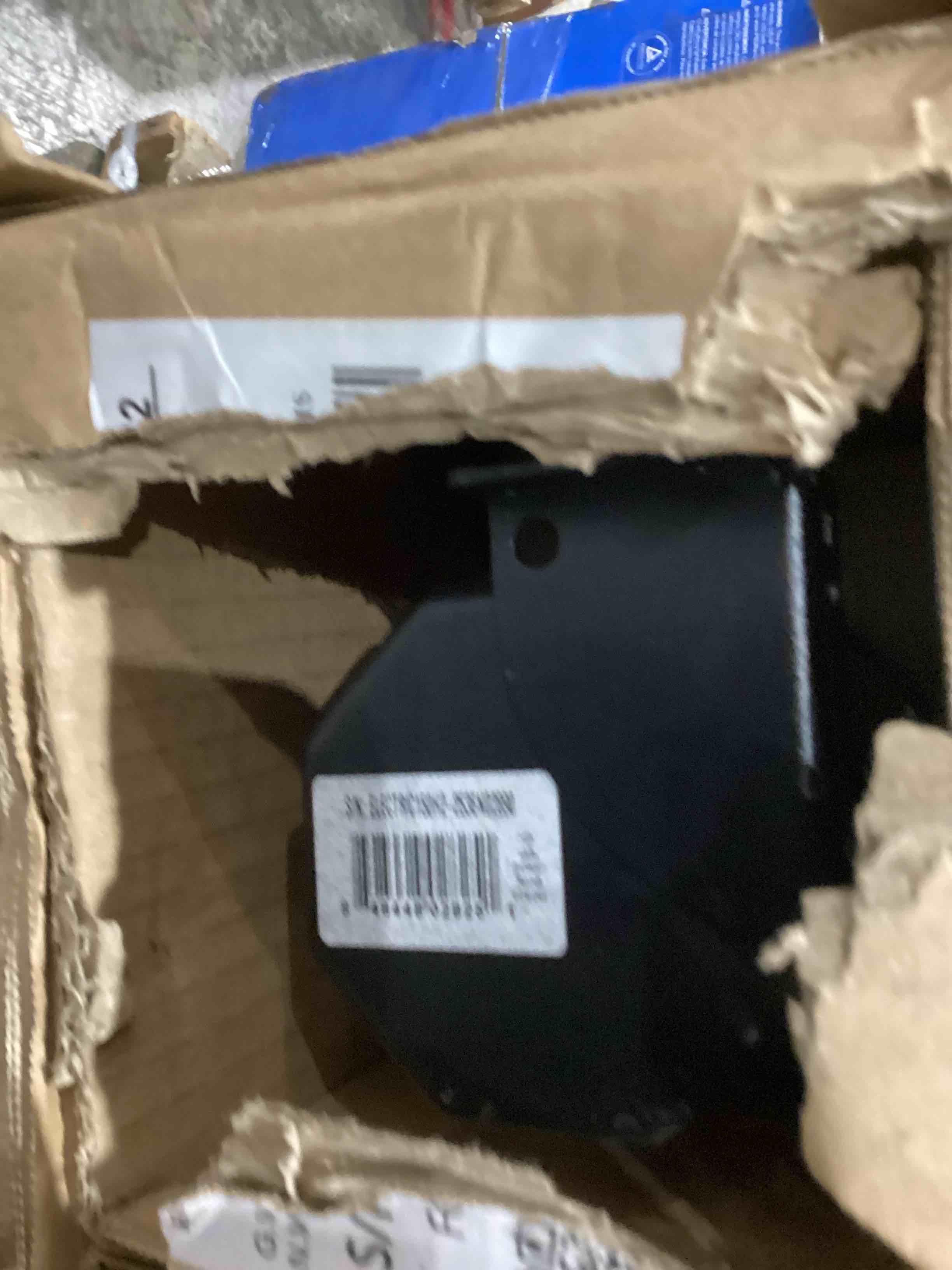 https://s3.amazonaws.com/lotting-images-prod/bidfta/PNK1915929_1757962182048.jpeg