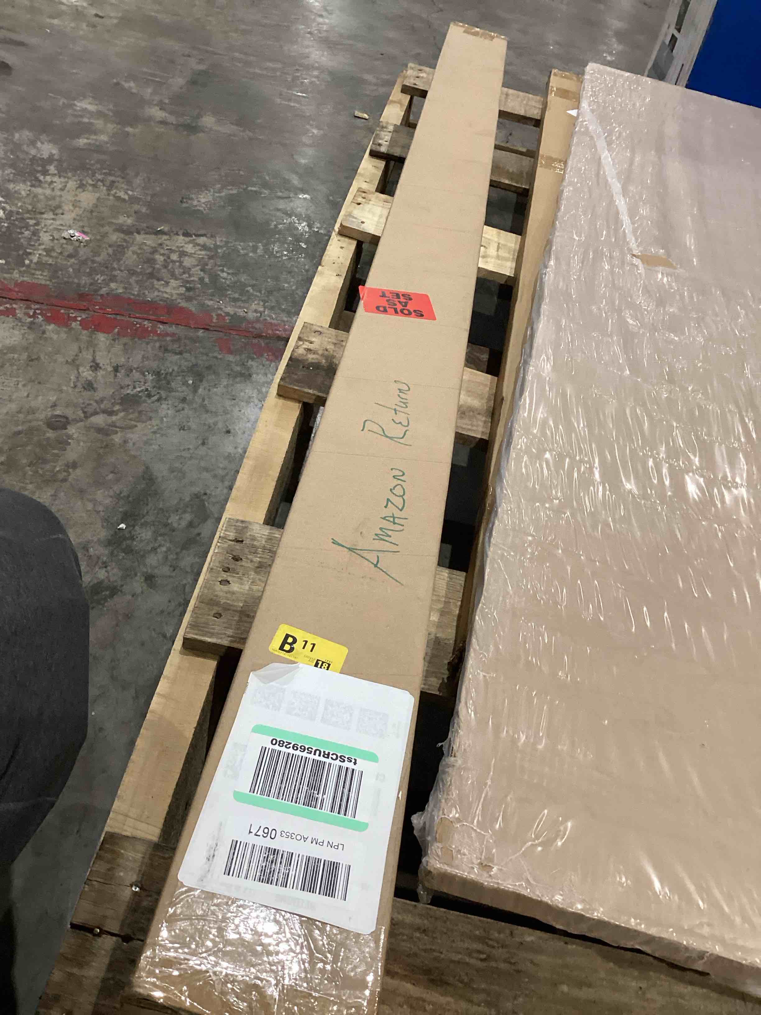 https://s3.amazonaws.com/lotting-images-prod/bidfta/PNK1915932_1757961371657.jpeg