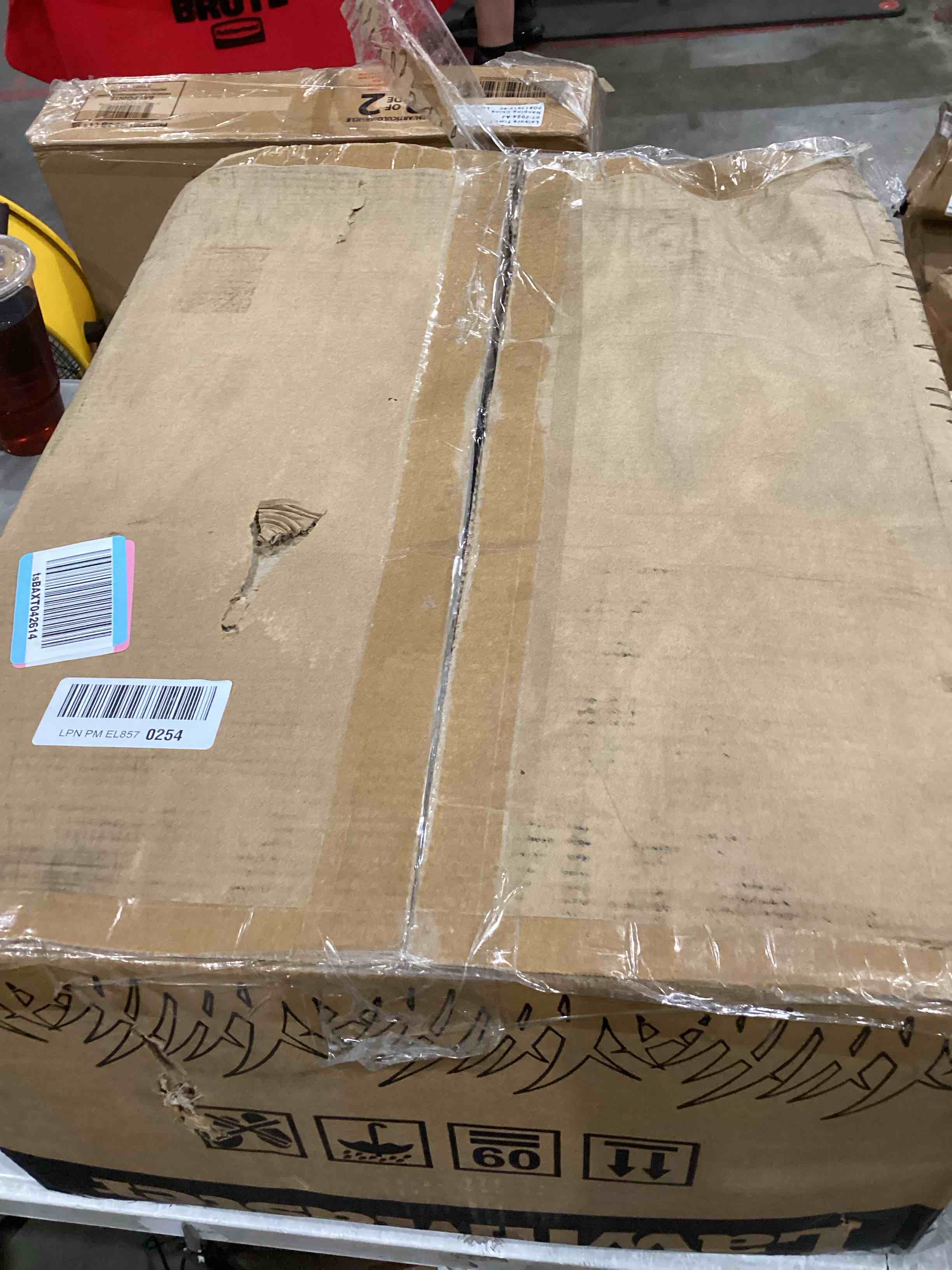 https://s3.amazonaws.com/lotting-images-prod/bidfta/PNK1915979_1758032956198.jpeg