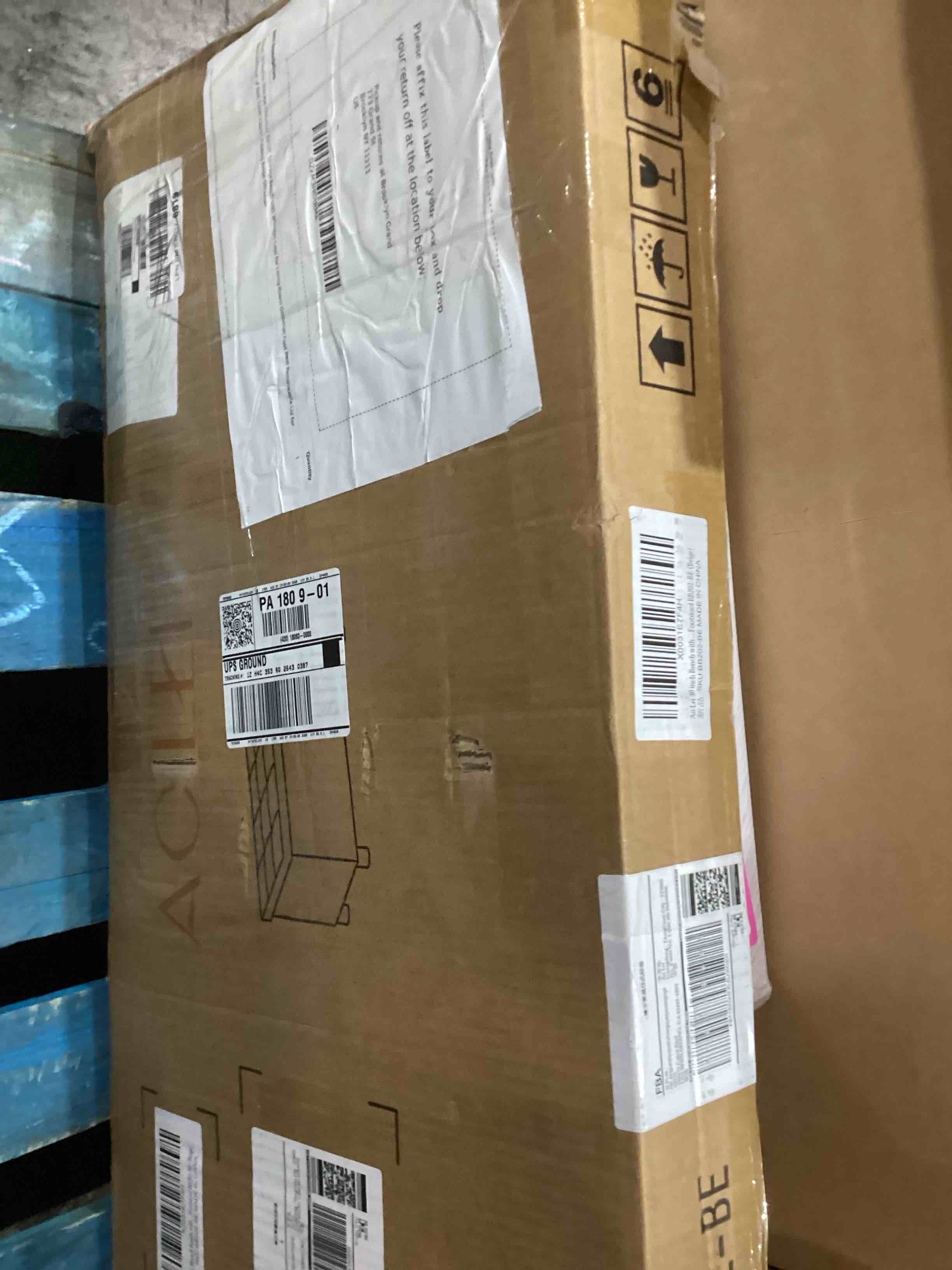 https://s3.amazonaws.com/lotting-images-prod/bidfta/PNK1915983_1758026782855.jpeg