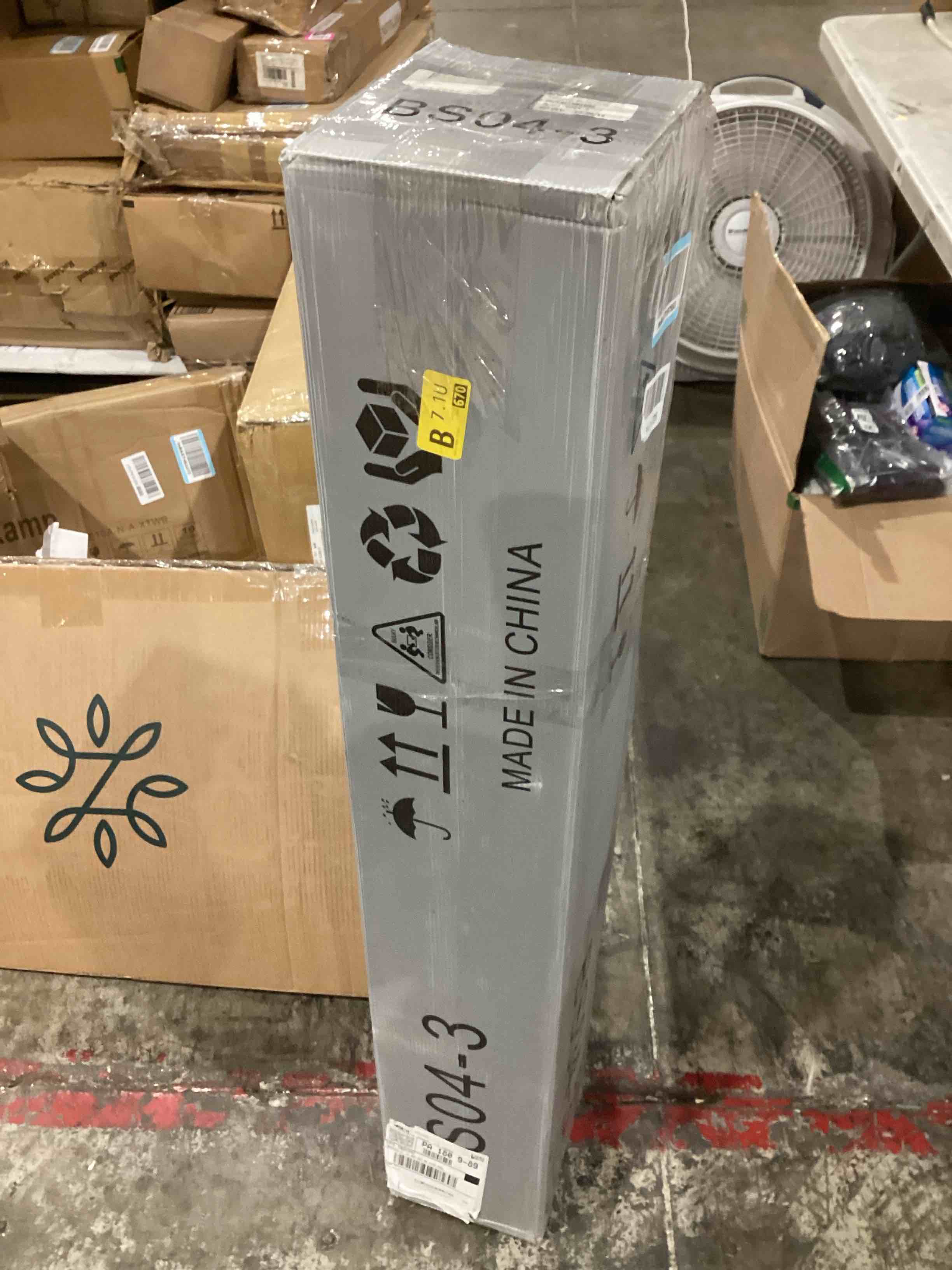 https://s3.amazonaws.com/lotting-images-prod/bidfta/PNK1916195_1758303342562.jpeg