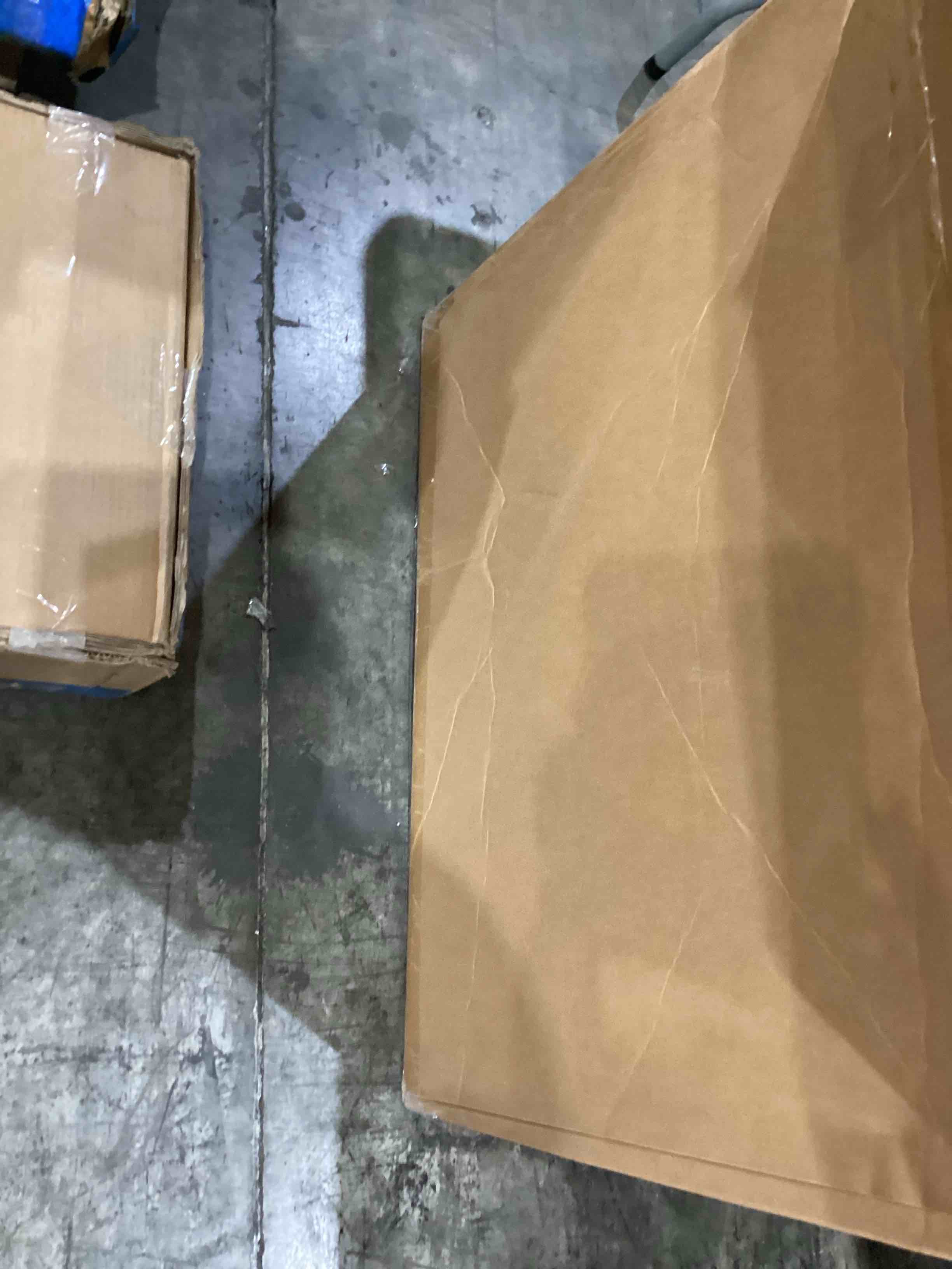 https://s3.amazonaws.com/lotting-images-prod/bidfta/PNK1916435_1758821060068.jpeg