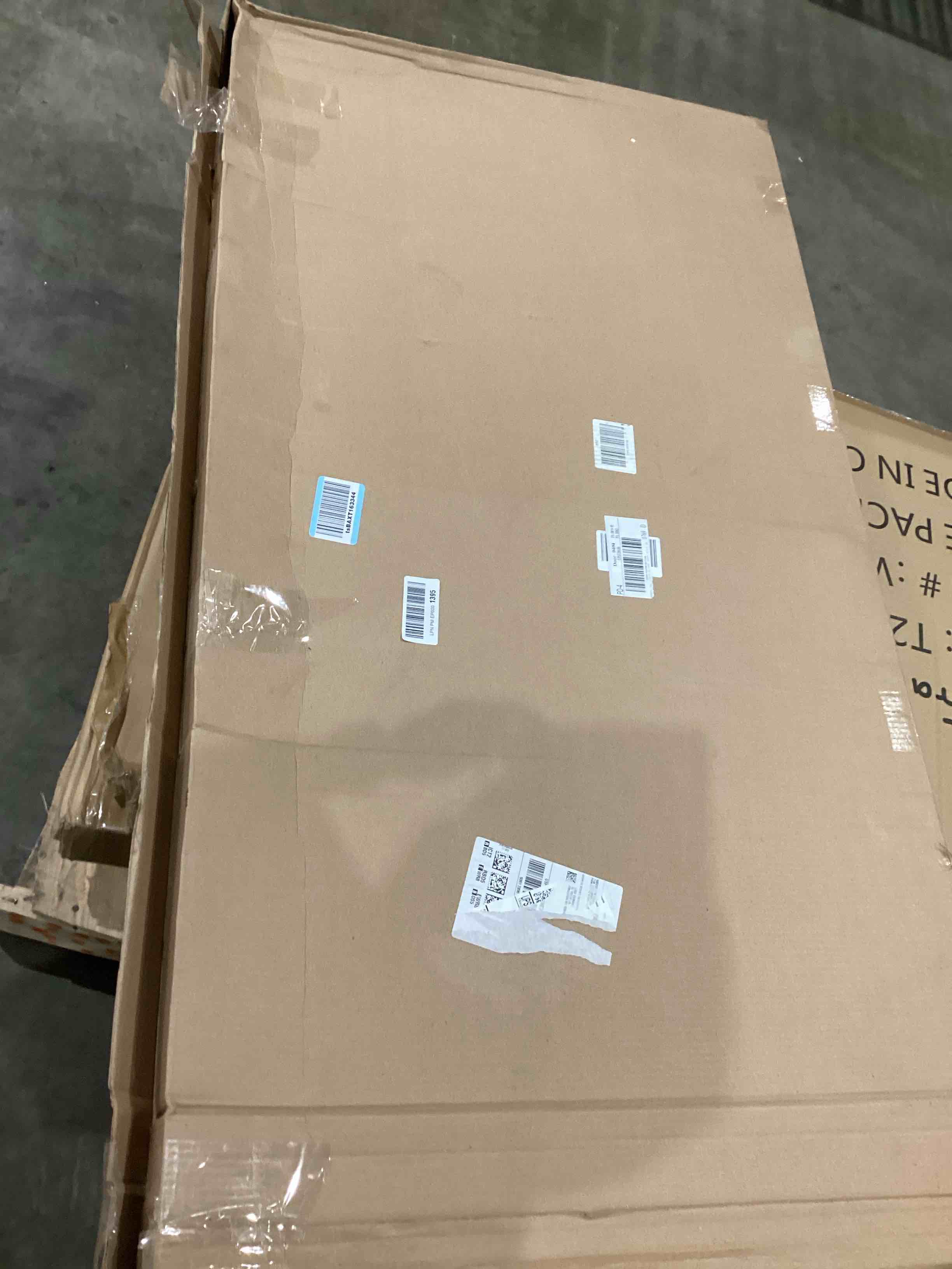 https://s3.amazonaws.com/lotting-images-prod/bidfta/PNK1916479_1758889205458.jpeg