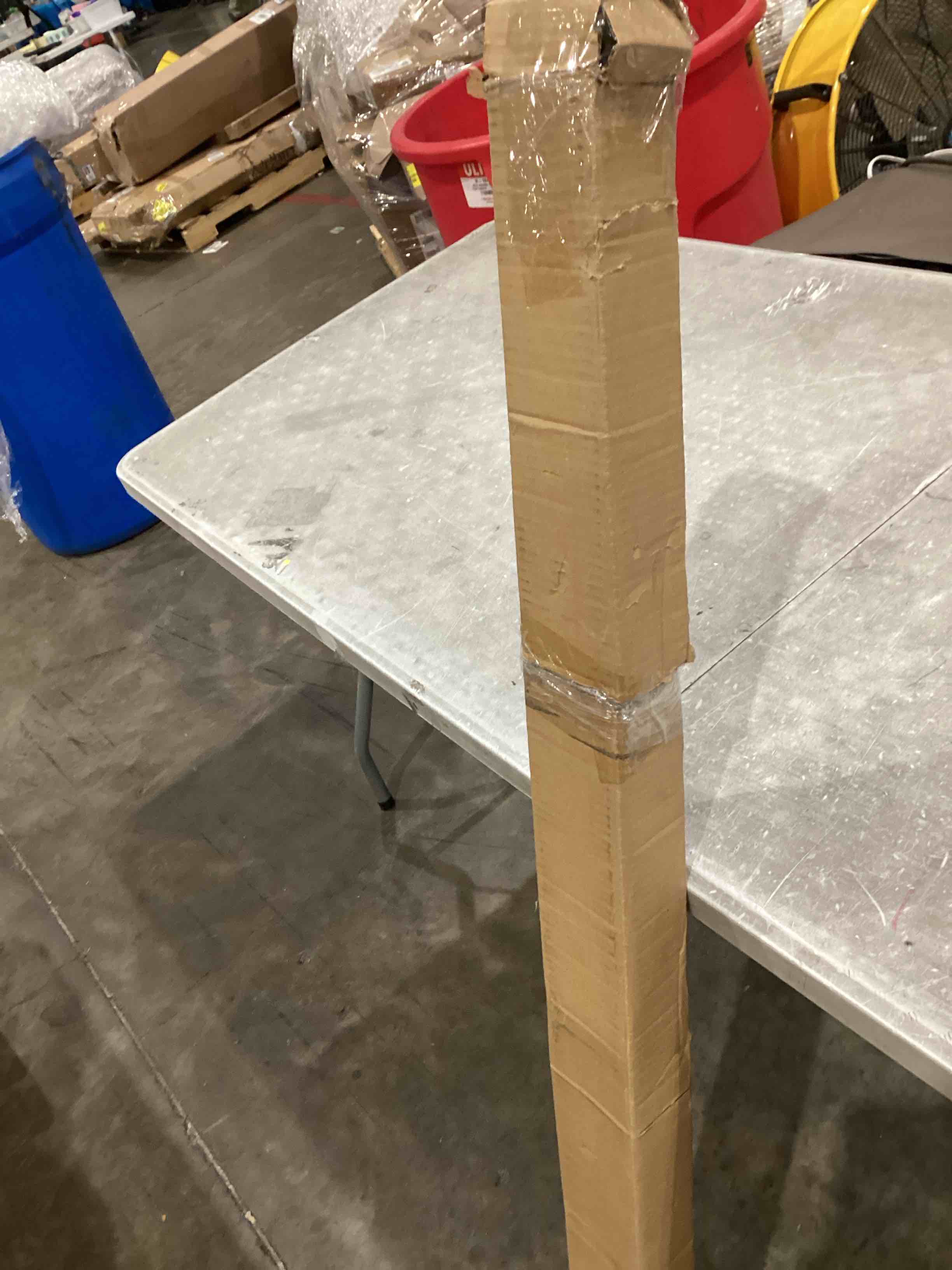 https://s3.amazonaws.com/lotting-images-prod/bidfta/PNK1916526_1758906029418.jpeg