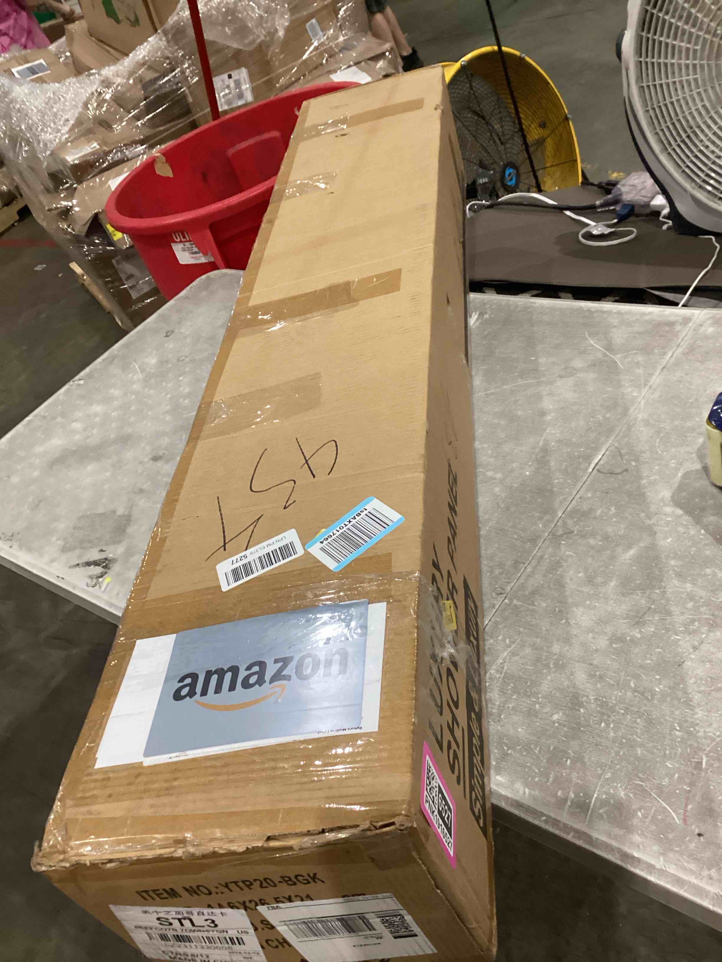 https://s3.amazonaws.com/lotting-images-prod/bidfta/PNK1916527_1758906321043.jpeg