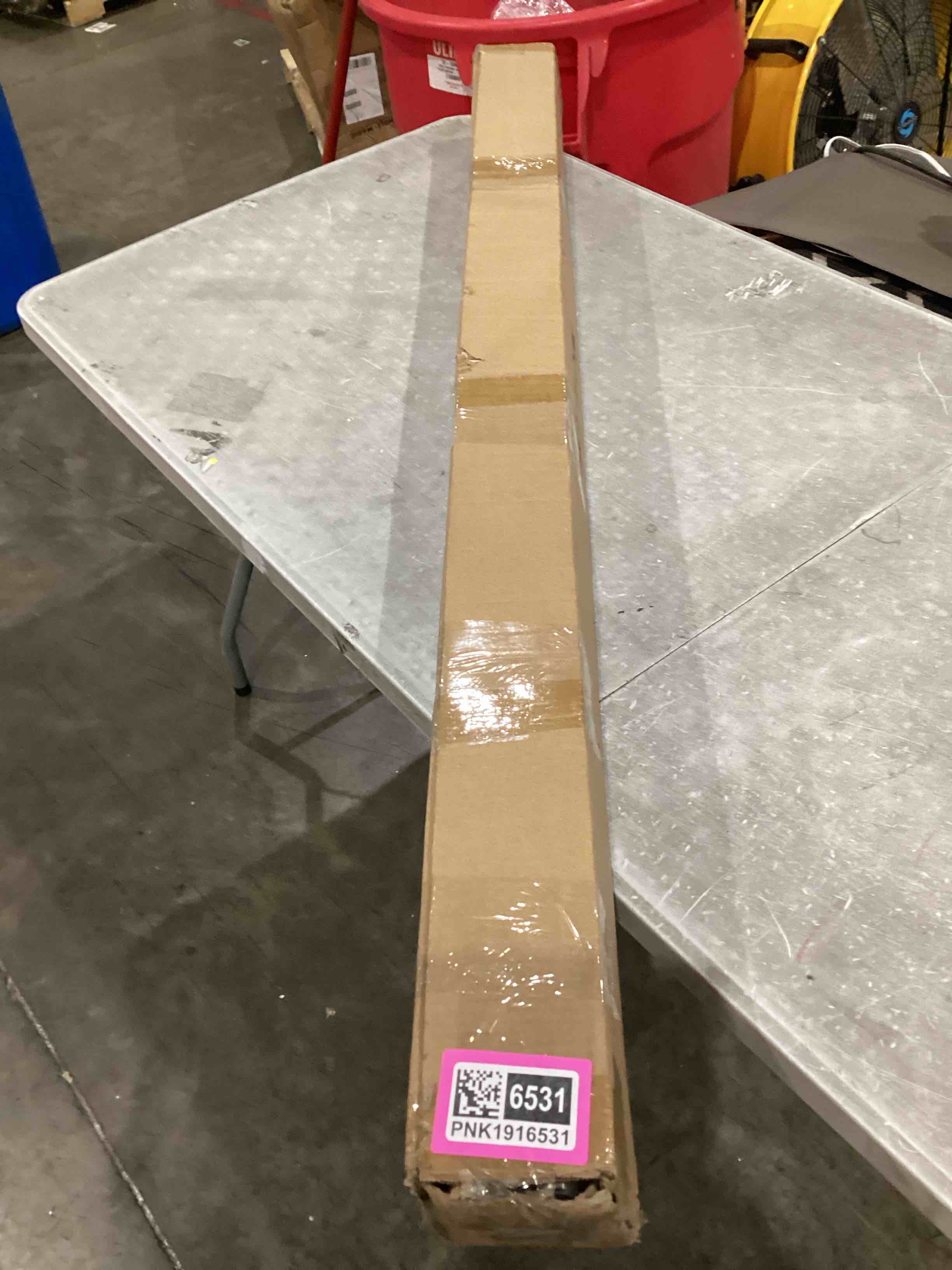 https://s3.amazonaws.com/lotting-images-prod/bidfta/PNK1916531_1758907250509.jpeg
