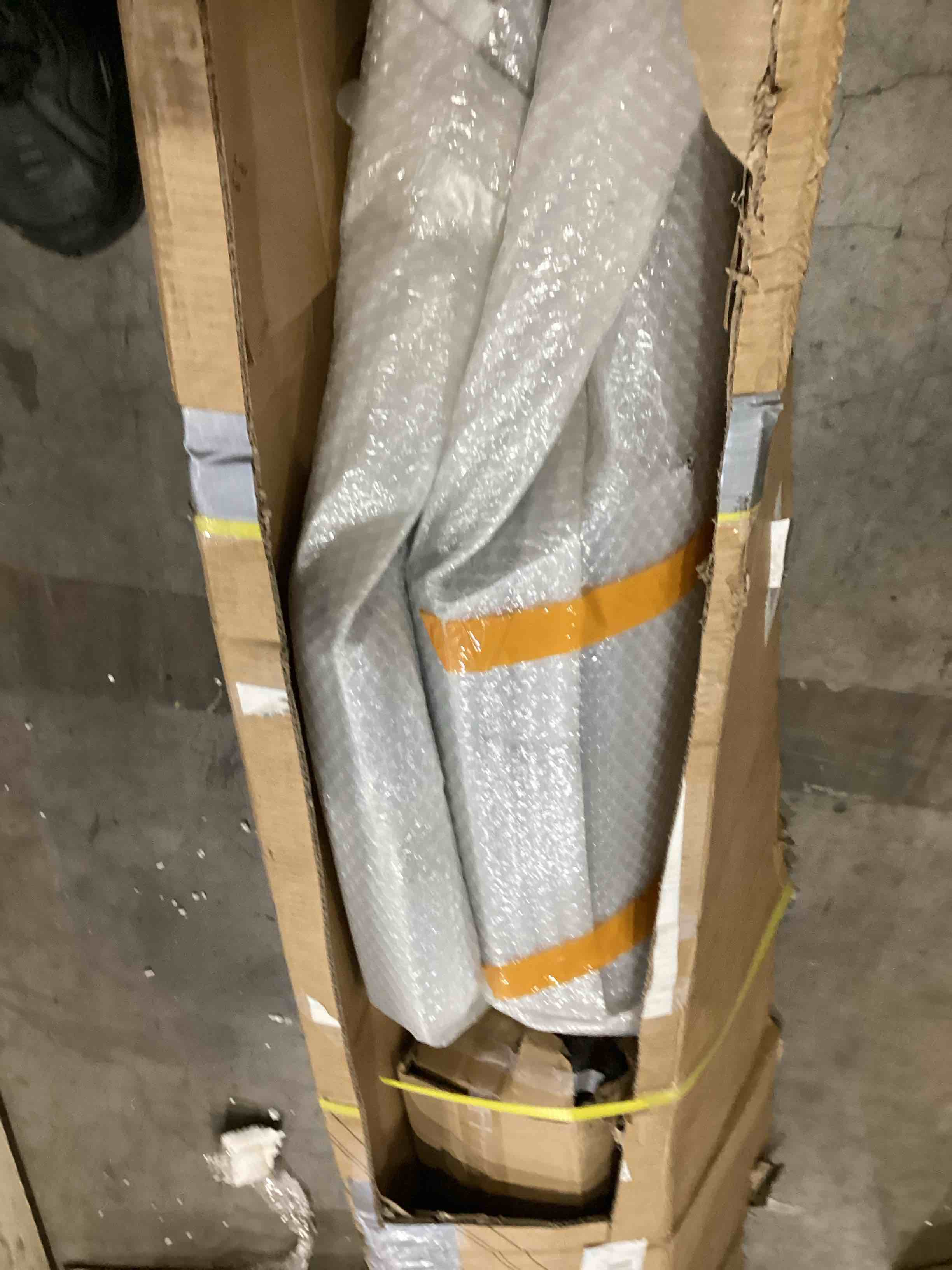 https://s3.amazonaws.com/lotting-images-prod/bidfta/PNK1918526_1754927120963.jpeg