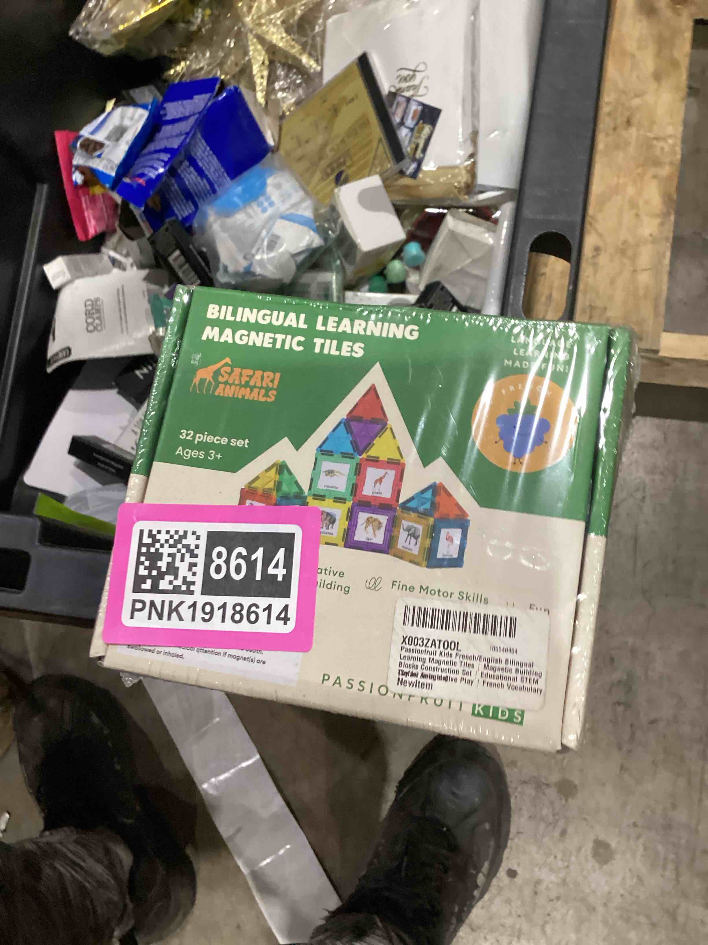 https://s3.amazonaws.com/lotting-images-prod/bidfta/PNK1918614_1754938418811.jpeg