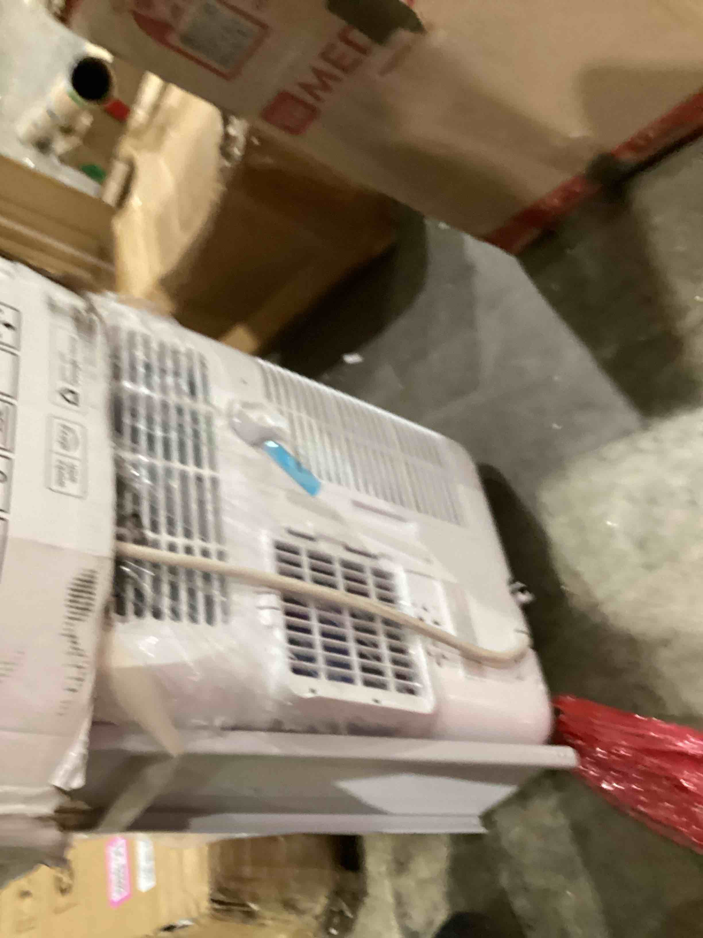 https://s3.amazonaws.com/lotting-images-prod/bidfta/PNK1918651_1754998541207.jpeg