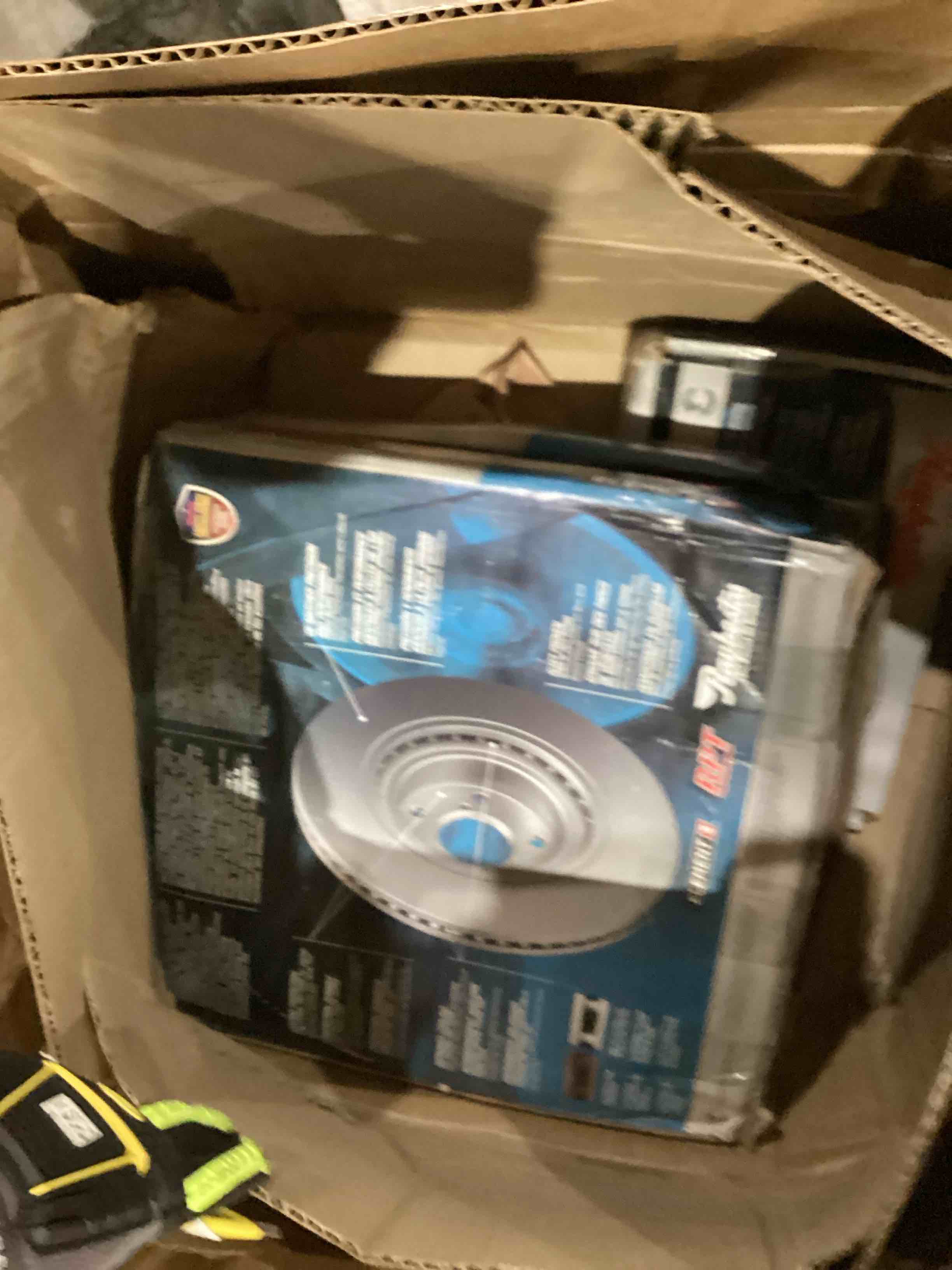 https://s3.amazonaws.com/lotting-images-prod/bidfta/PNK1918655_1754998816807.jpeg