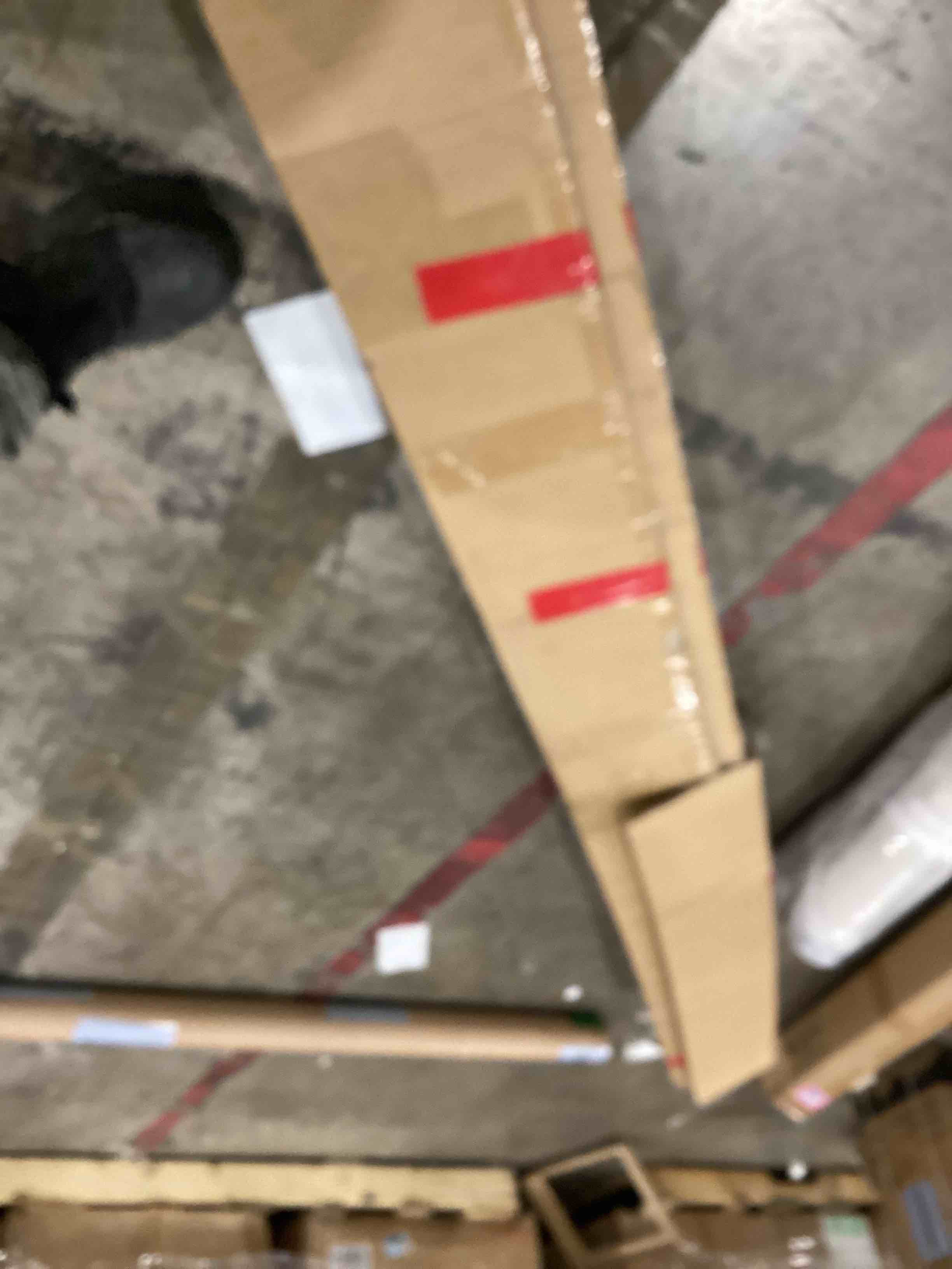 https://s3.amazonaws.com/lotting-images-prod/bidfta/PNK1918657_1754999076982.jpeg