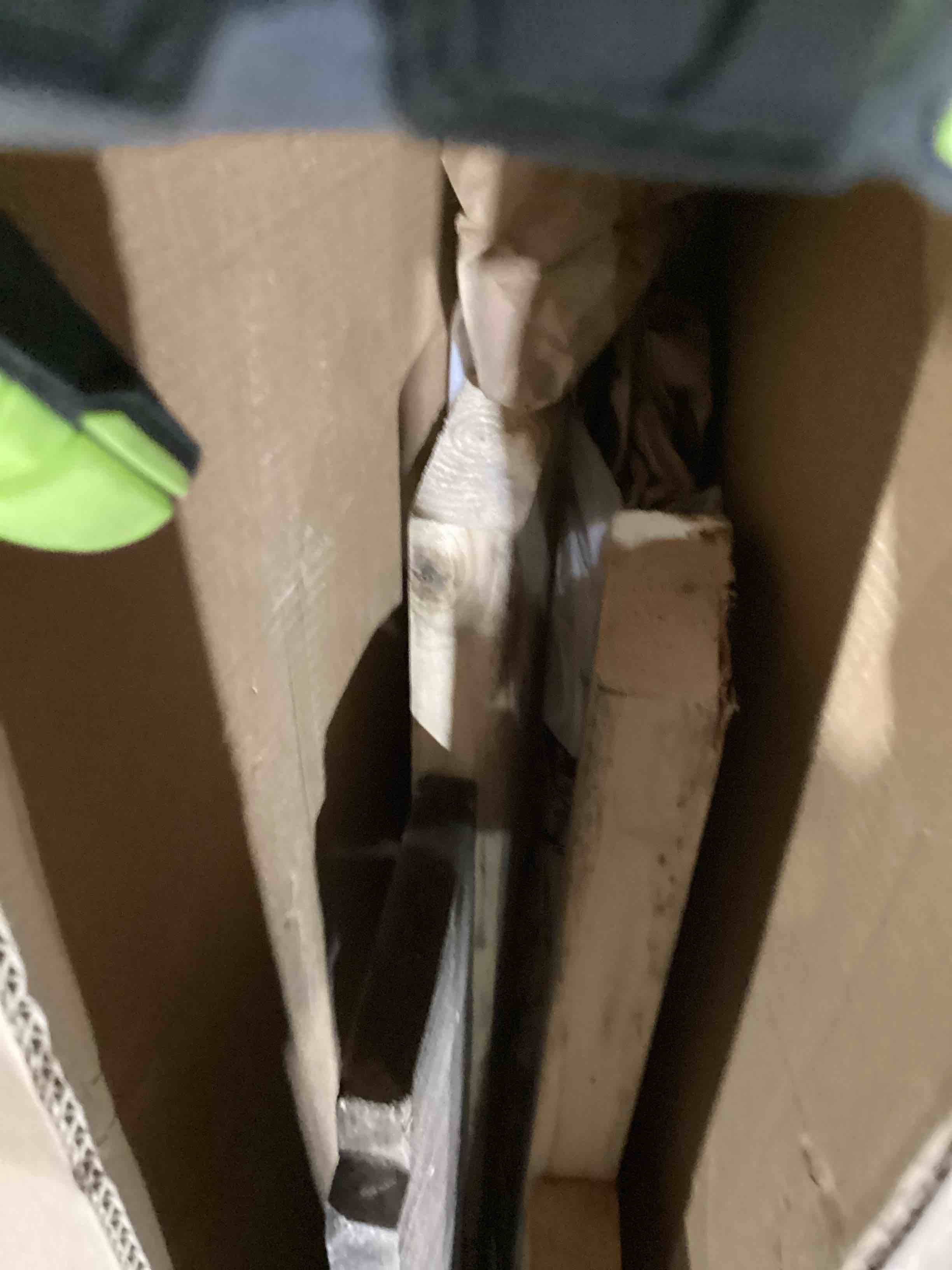 https://s3.amazonaws.com/lotting-images-prod/bidfta/PNK1918666_1755001186374.jpeg