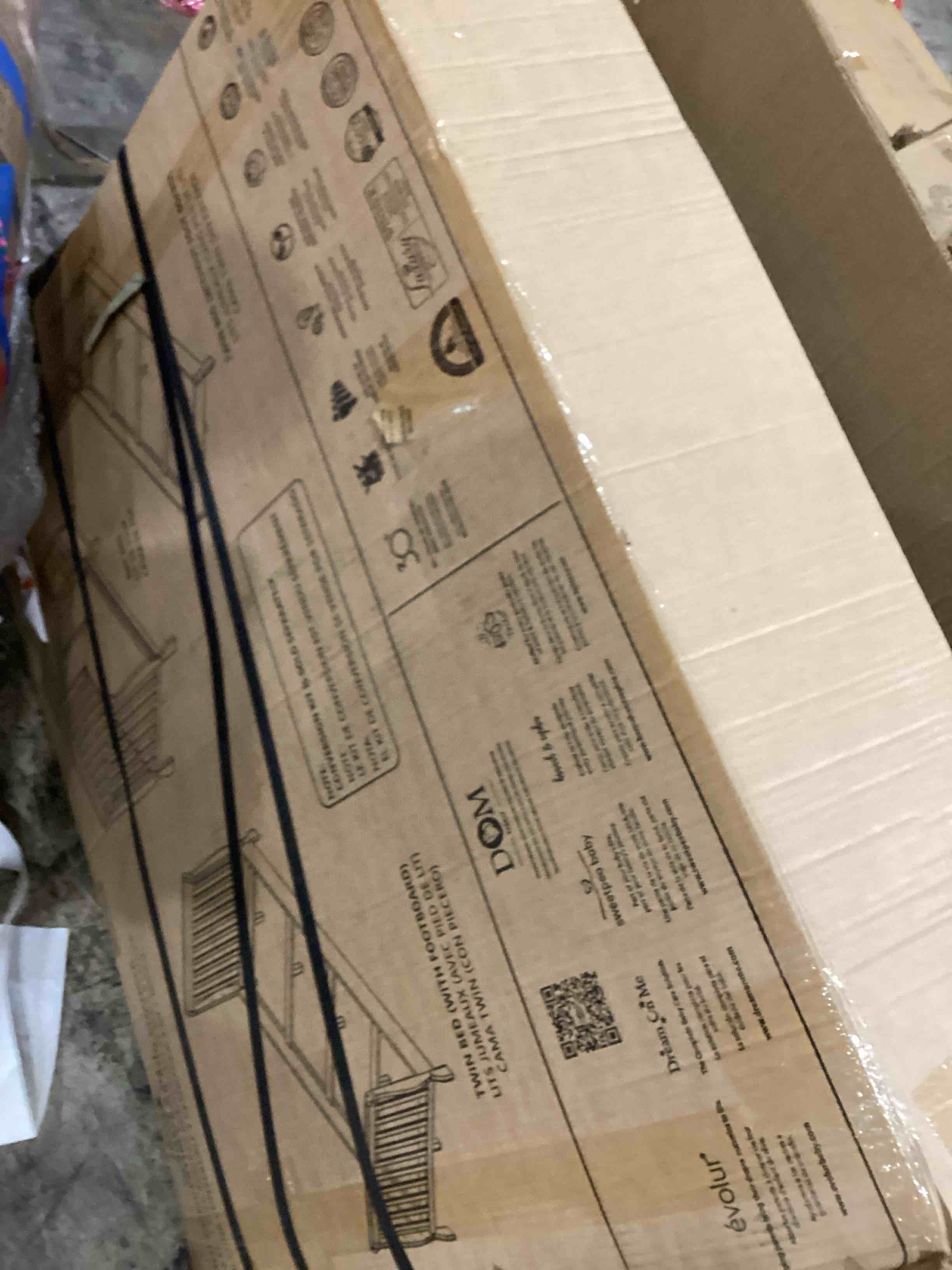 https://s3.amazonaws.com/lotting-images-prod/bidfta/PNK1918690_1754996484836.jpeg
