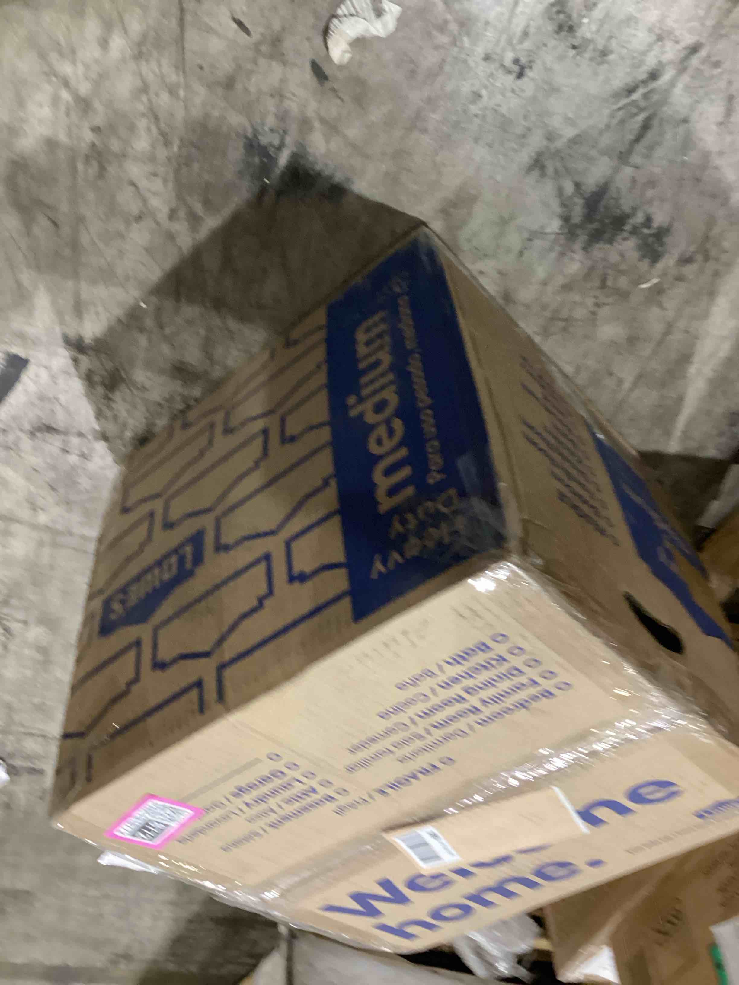 https://s3.amazonaws.com/lotting-images-prod/bidfta/PNK1918772_1755011190127.jpeg