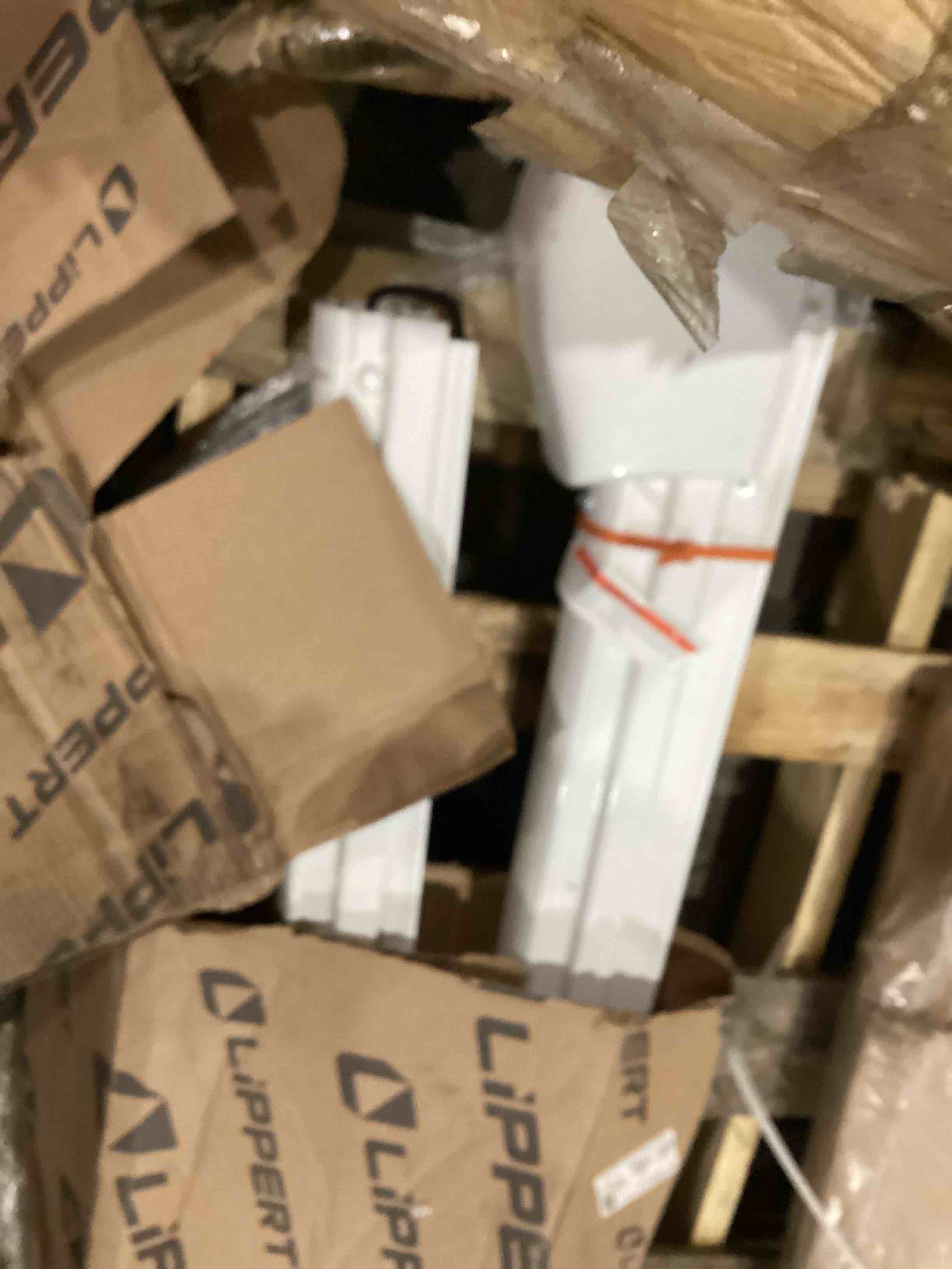 https://s3.amazonaws.com/lotting-images-prod/bidfta/PNK1918798_1755018510757.jpeg