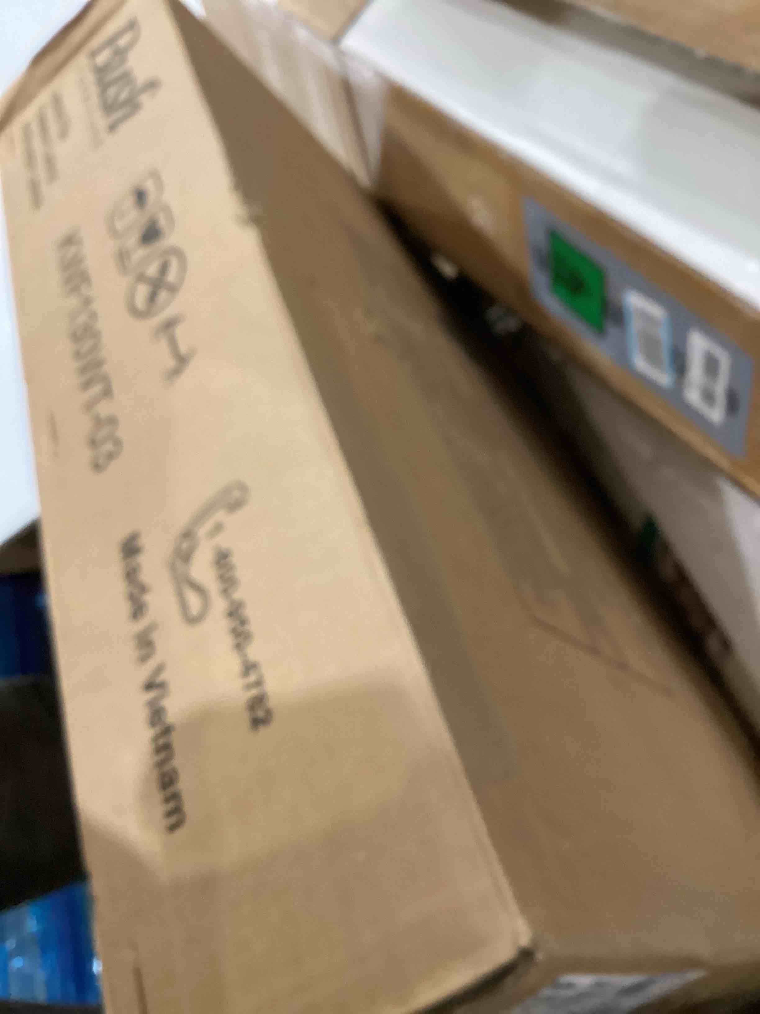 https://s3.amazonaws.com/lotting-images-prod/bidfta/PNK1918833_1755023445954.jpeg