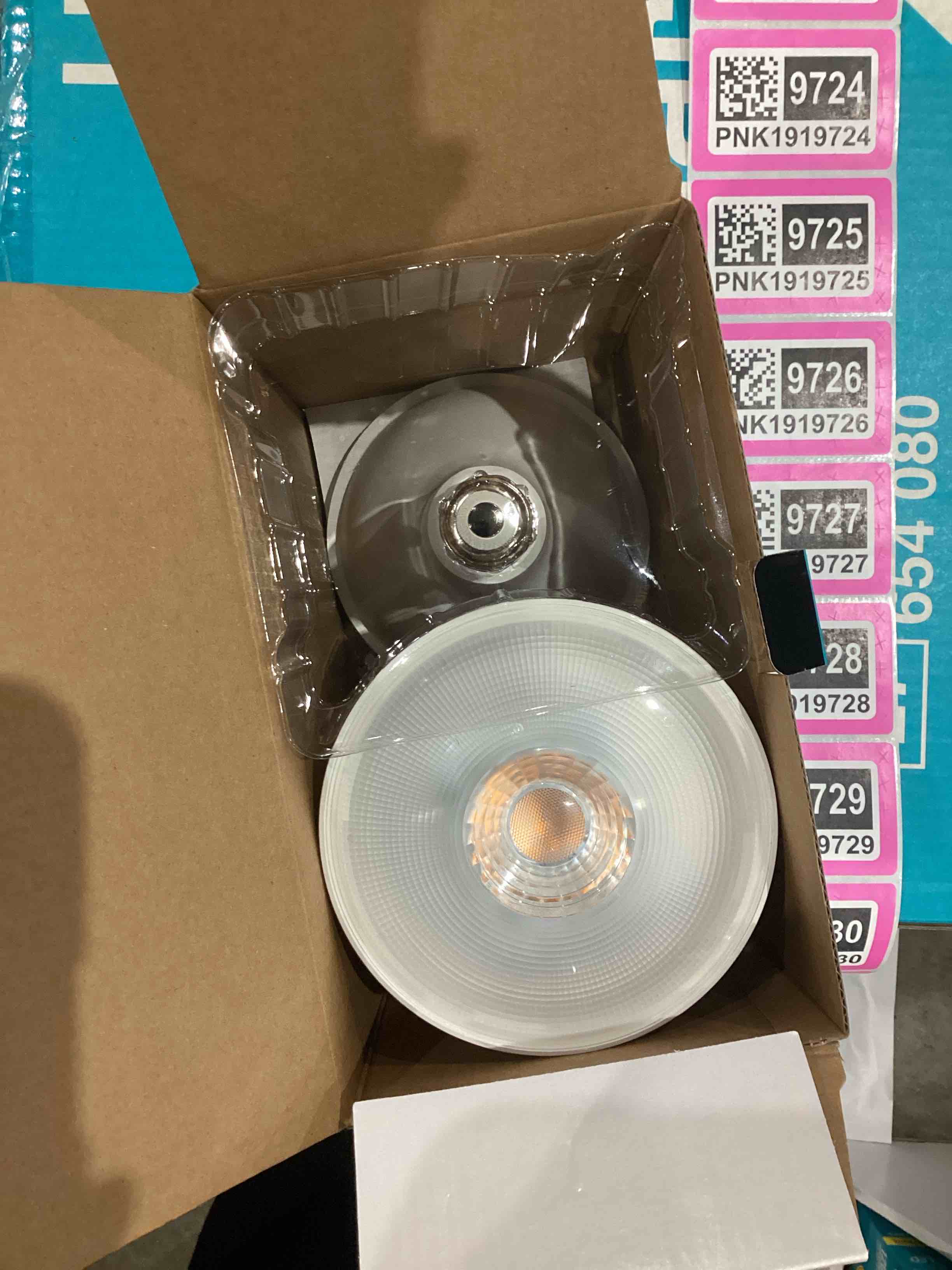 https://s3.amazonaws.com/lotting-images-prod/bidfta/PNK1919723_1756476083299.jpeg