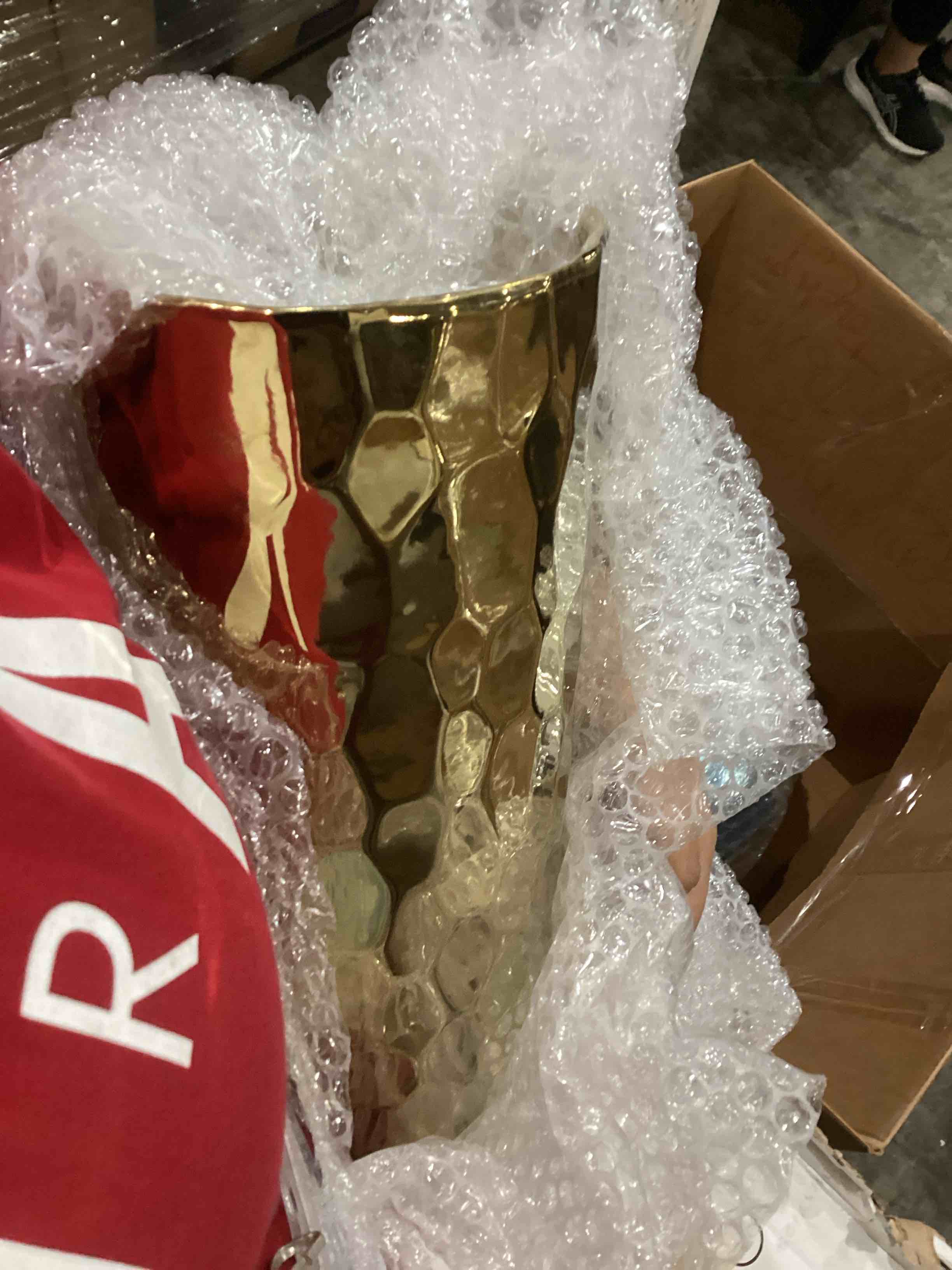 gold flower vase 