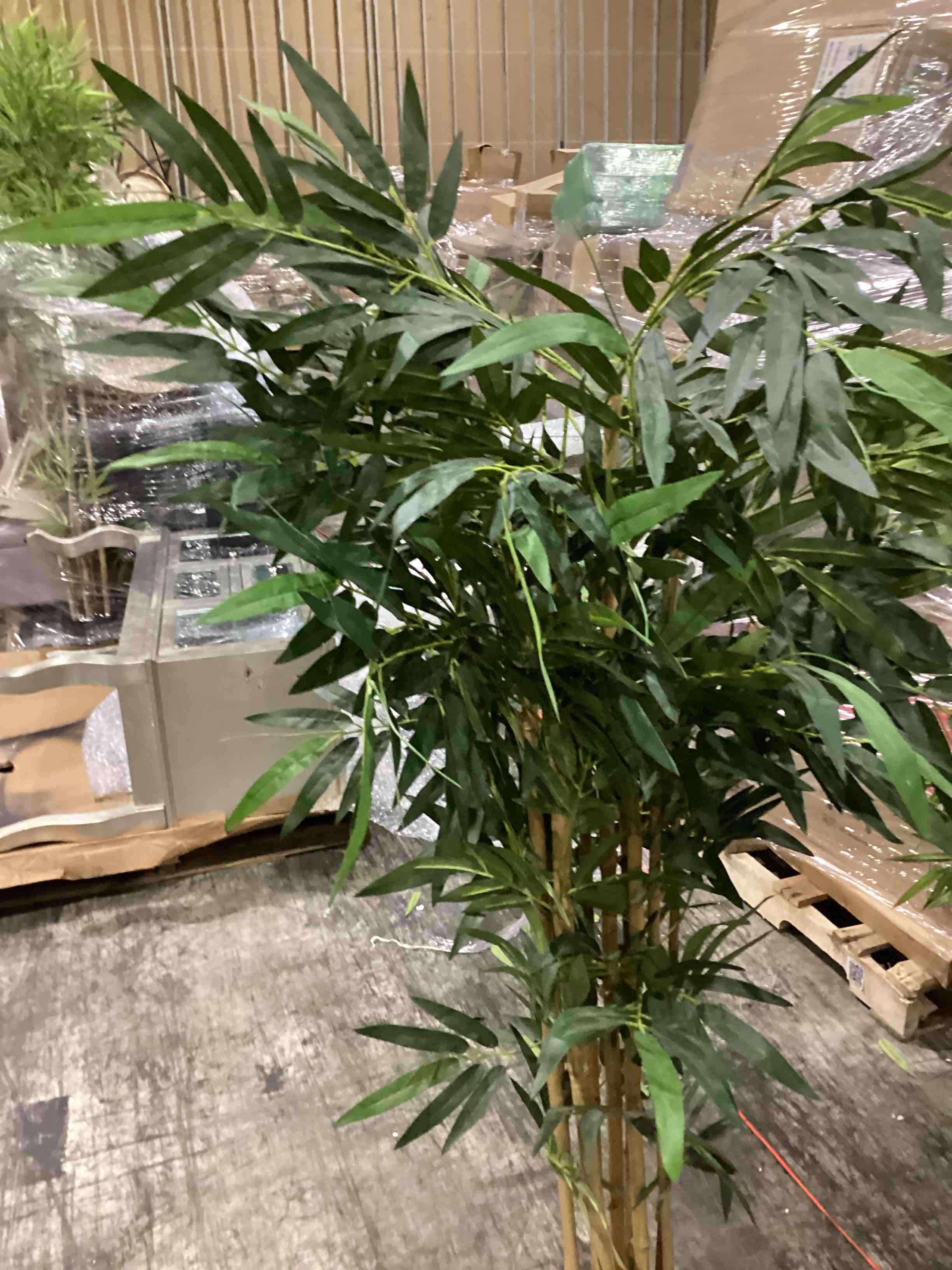 https://s3.amazonaws.com/lotting-images-prod/bidfta/PNK1921216_1753119556270.jpeg