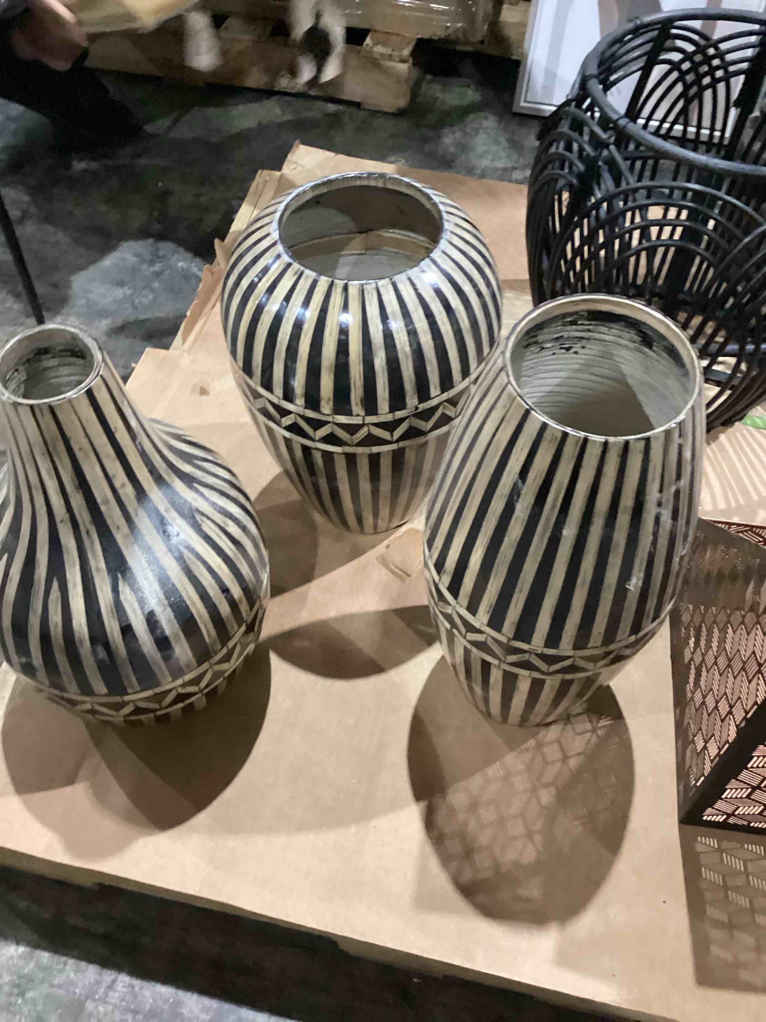 line pattern vases set of 3