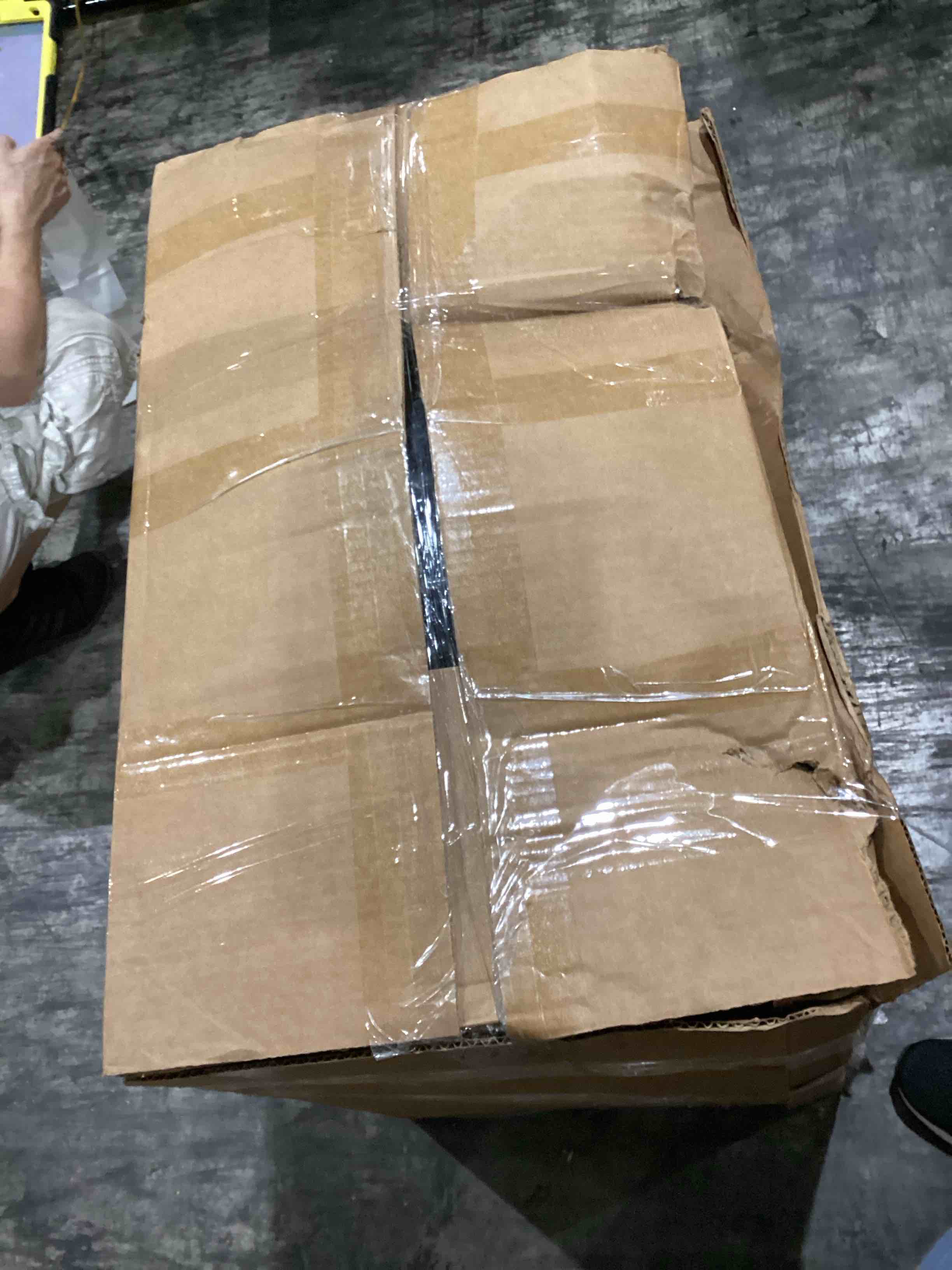 https://s3.amazonaws.com/lotting-images-prod/bidfta/PNK1921278_1753192651799.jpeg